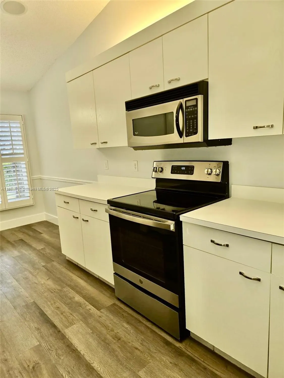 Property Slideshow image 7 of 48 | 85 sausalito dr, Boynton Beach, FL, 33436