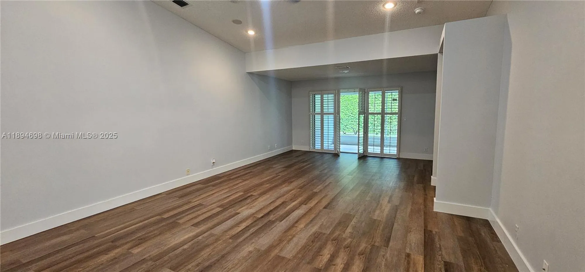 Property Slideshow image 9 of 48 | 85 sausalito dr, Boynton Beach, FL, 33436