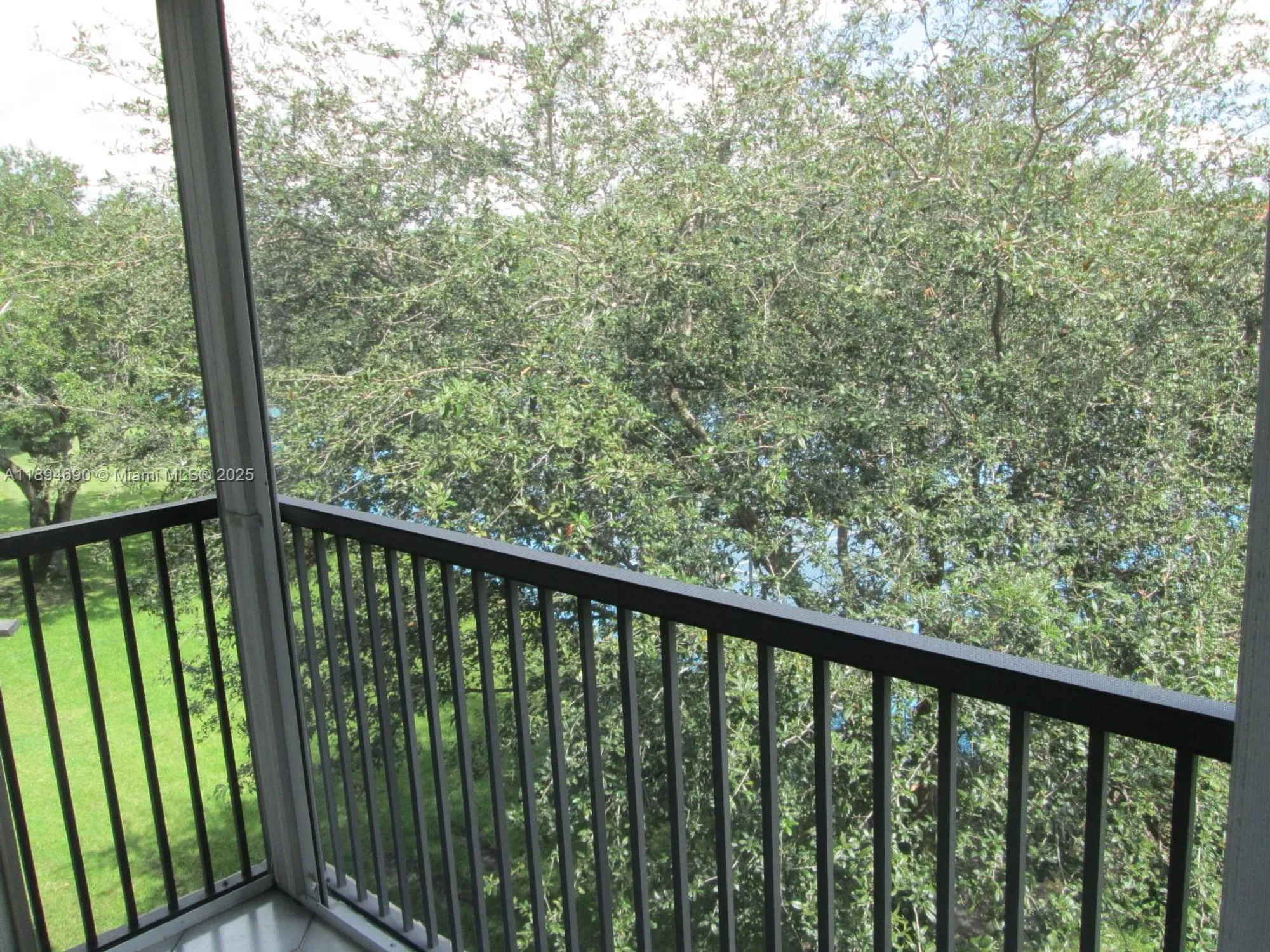 Property Slideshow image 15 of 18 | 150 s hollybrook ter 303, Pembroke Pines, FL, 33025