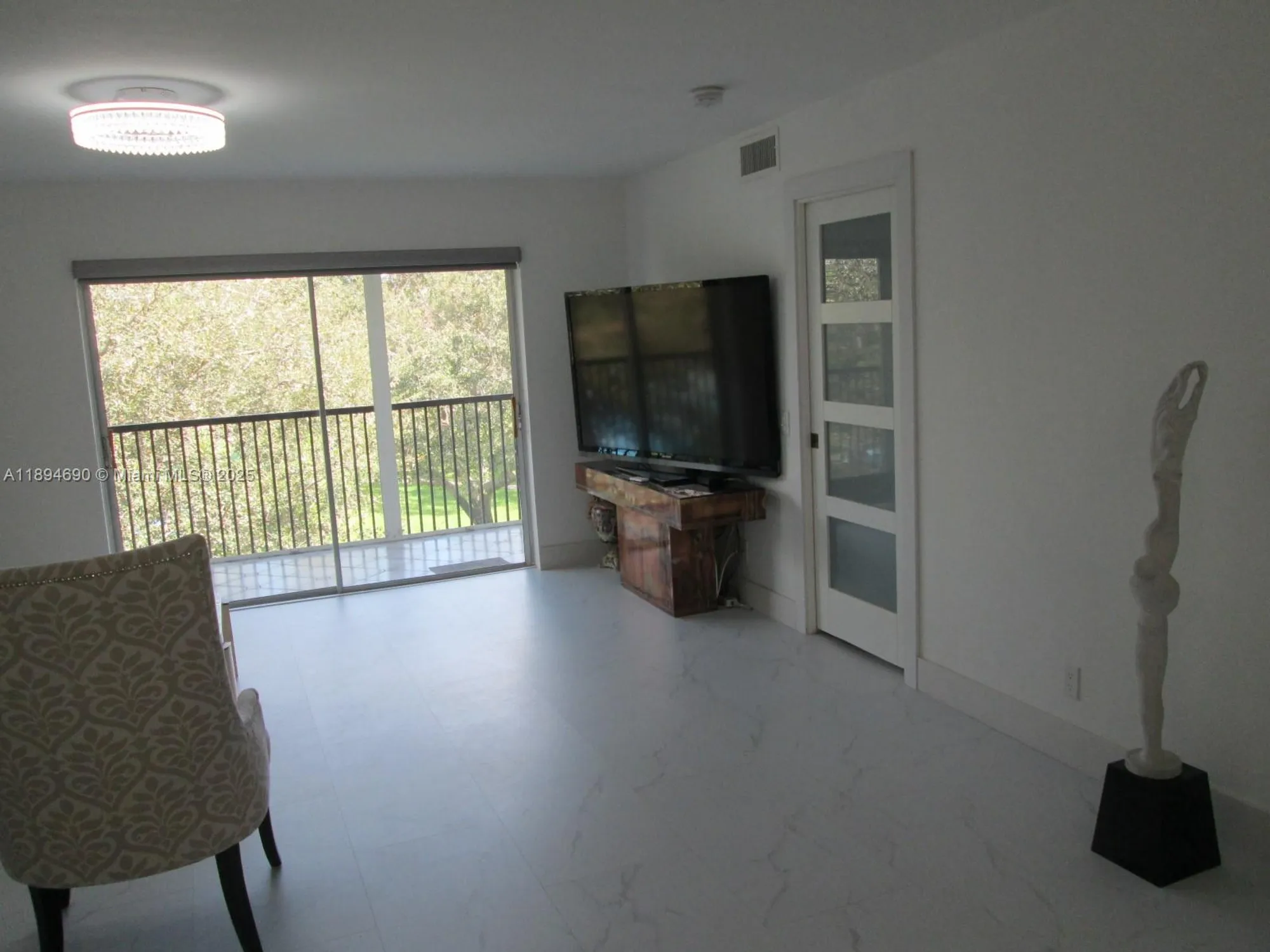 Property Slideshow image 11 of 18 | 150 s hollybrook ter 303, Pembroke Pines, FL, 33025