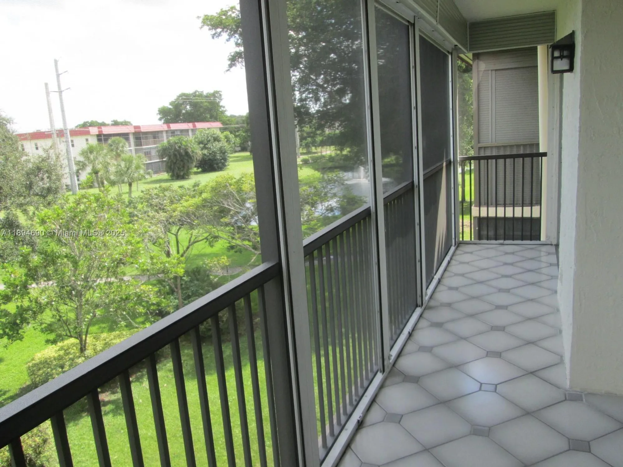 Property Slideshow image 12 of 18 | 150 s hollybrook ter 303, Pembroke Pines, FL, 33025
