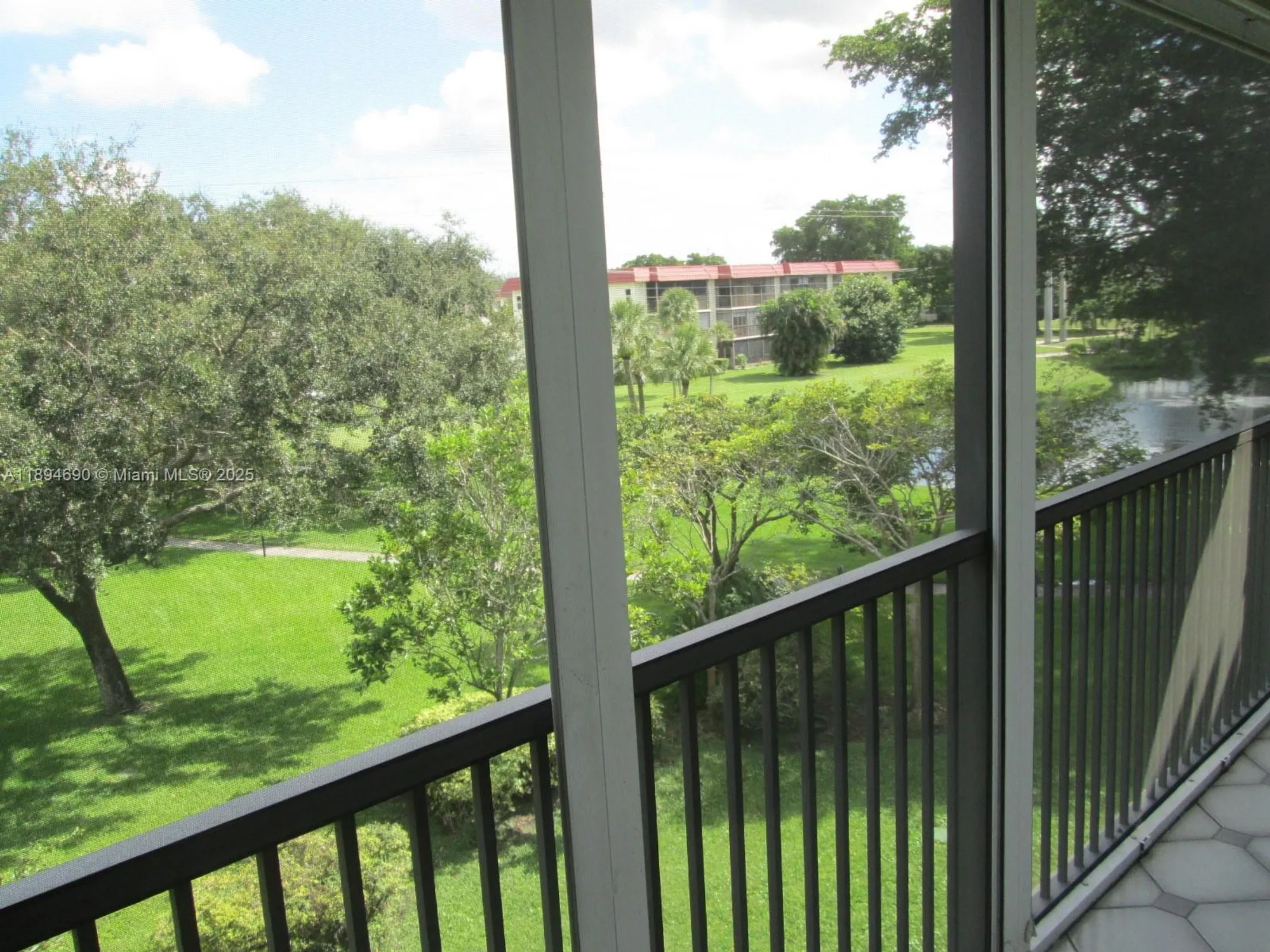 Property Slideshow image 13 of 18 | 150 s hollybrook ter 303, Pembroke Pines, FL, 33025