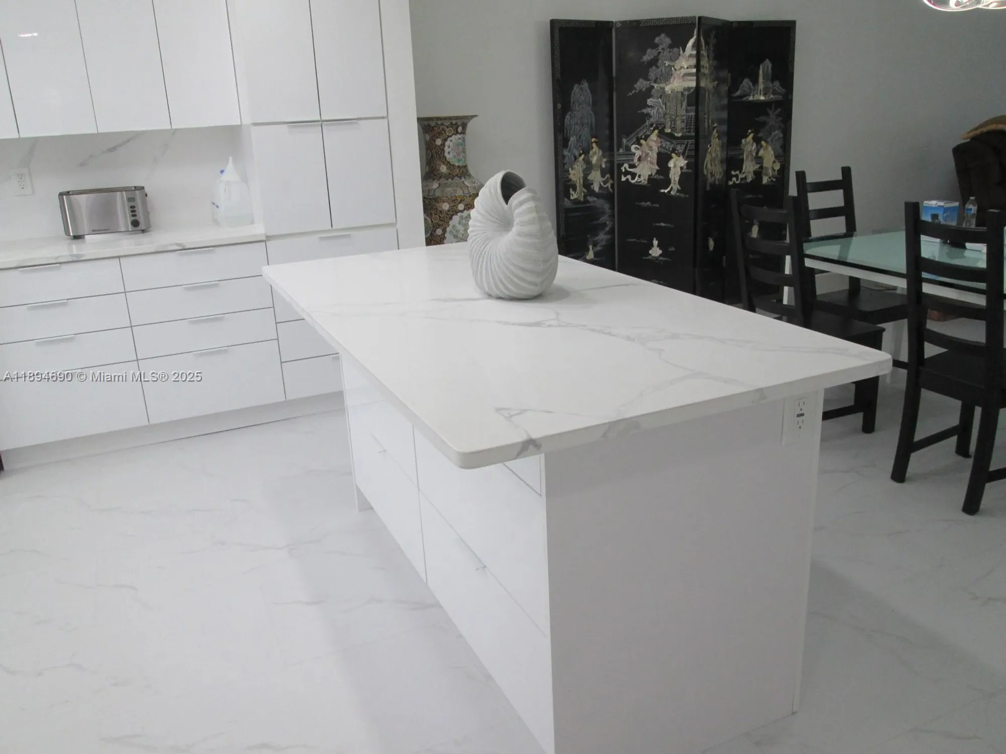 Property Slideshow image 8 of 18 | 150 s hollybrook ter 303, Pembroke Pines, FL, 33025