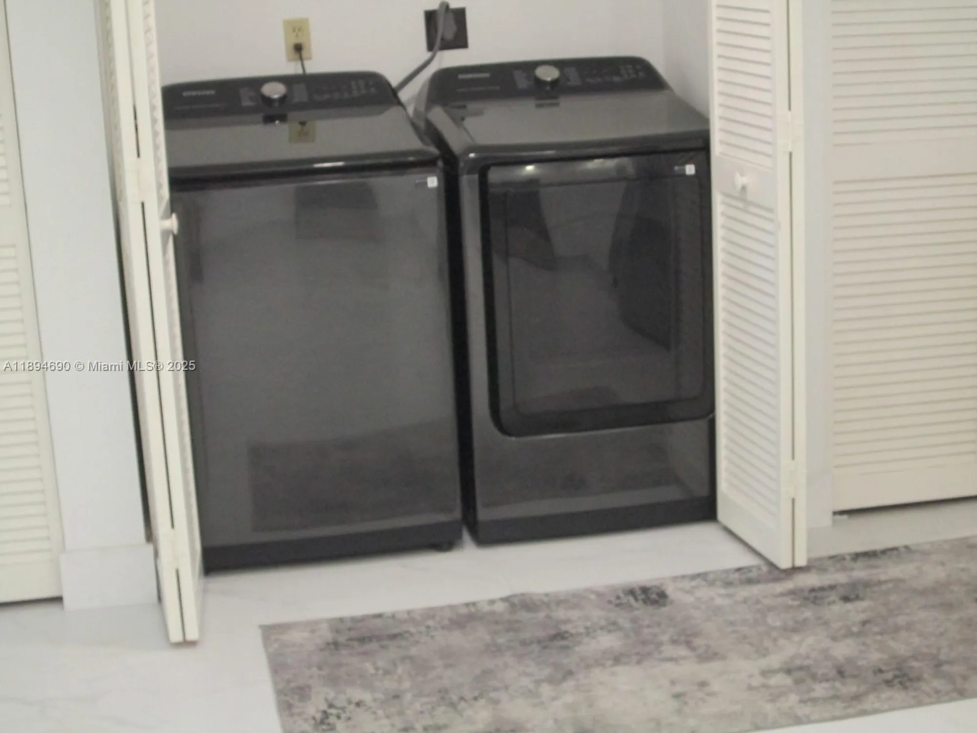 Property Slideshow image 9 of 18 | 150 s hollybrook ter 303, Pembroke Pines, FL, 33025