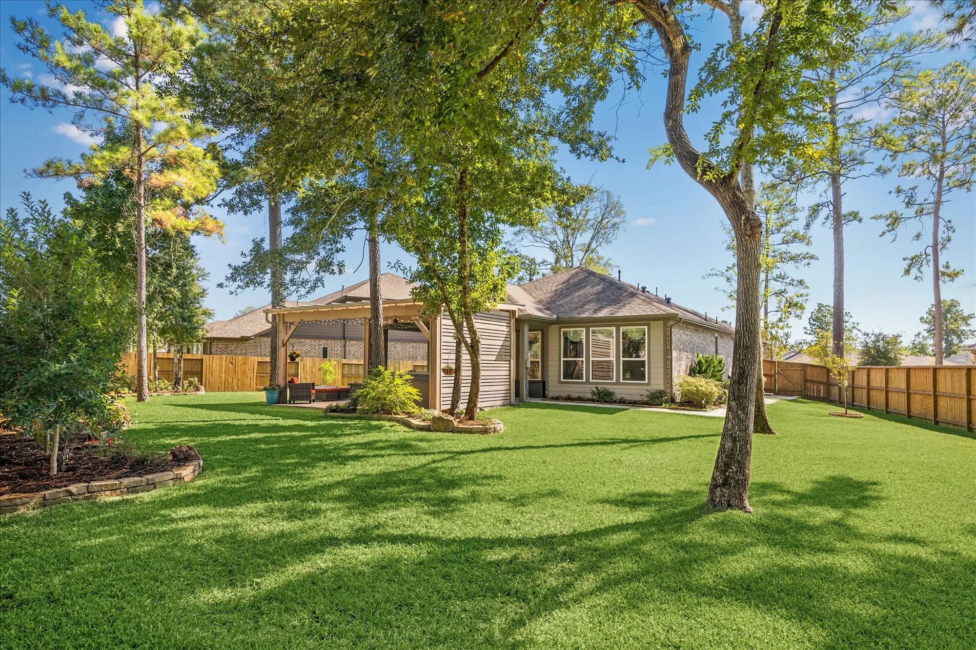 Property Slideshow image 24 of 38 | 108 pink clover ct, Montgomery, TX, 77316