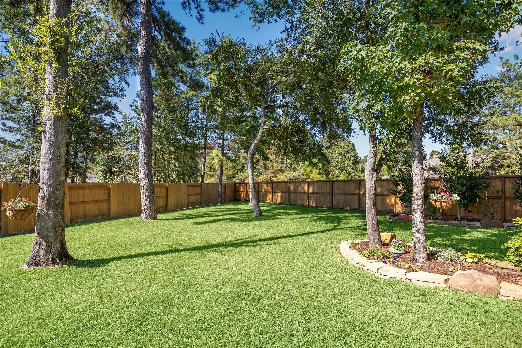 Property Slideshow image 26 of 38 | 108 pink clover ct, Montgomery, TX, 77316
