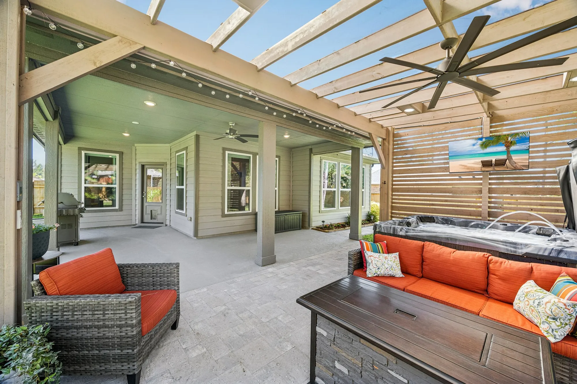 Property Slideshow image 21 of 38 | 108 pink clover ct, Montgomery, TX, 77316