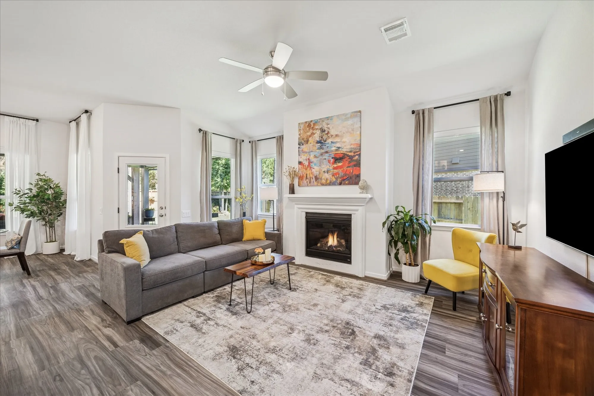 Property Slideshow image 3 of 38 | 108 pink clover ct, Montgomery, TX, 77316