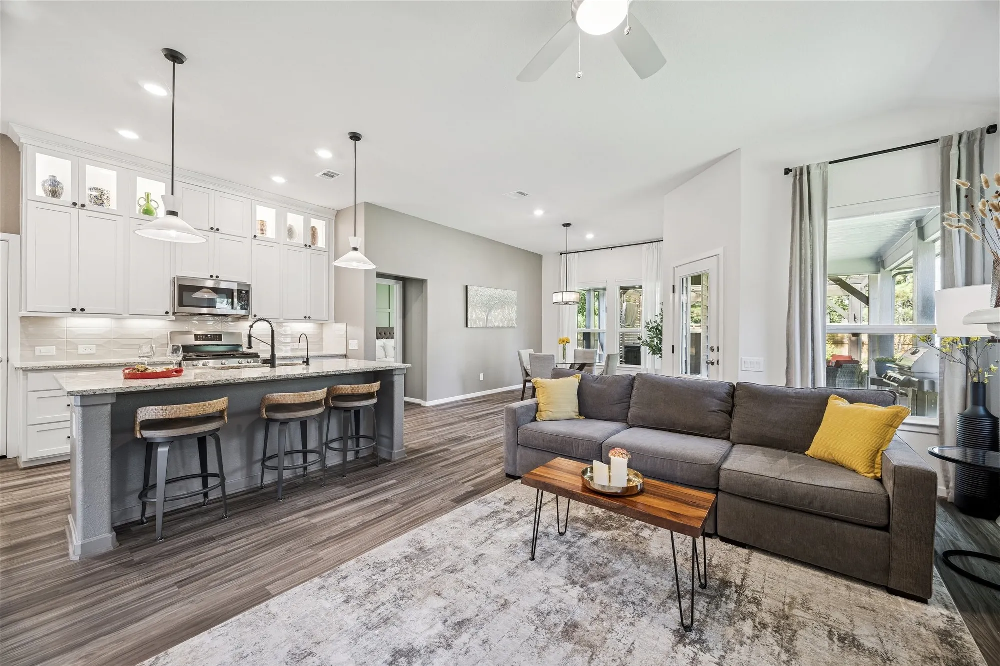 Property Slideshow image 5 of 38 | 108 pink clover ct, Montgomery, TX, 77316