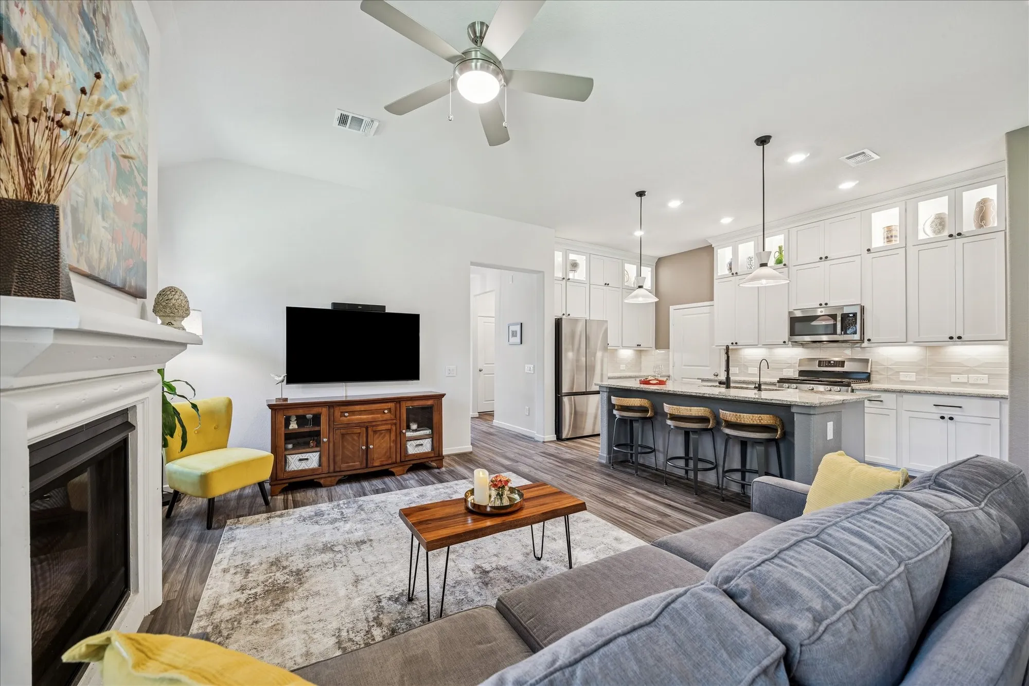 Property Slideshow image 7 of 38 | 108 pink clover ct, Montgomery, TX, 77316