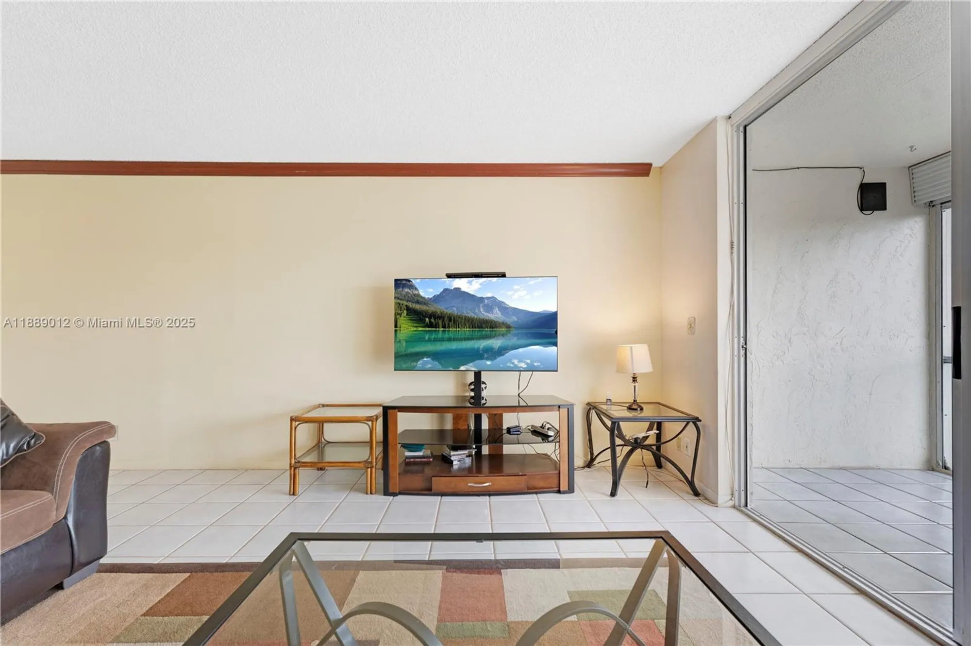 Property Slideshow image 14 of 35 | 206 se 10th st 303, Dania Beach, FL, 33004