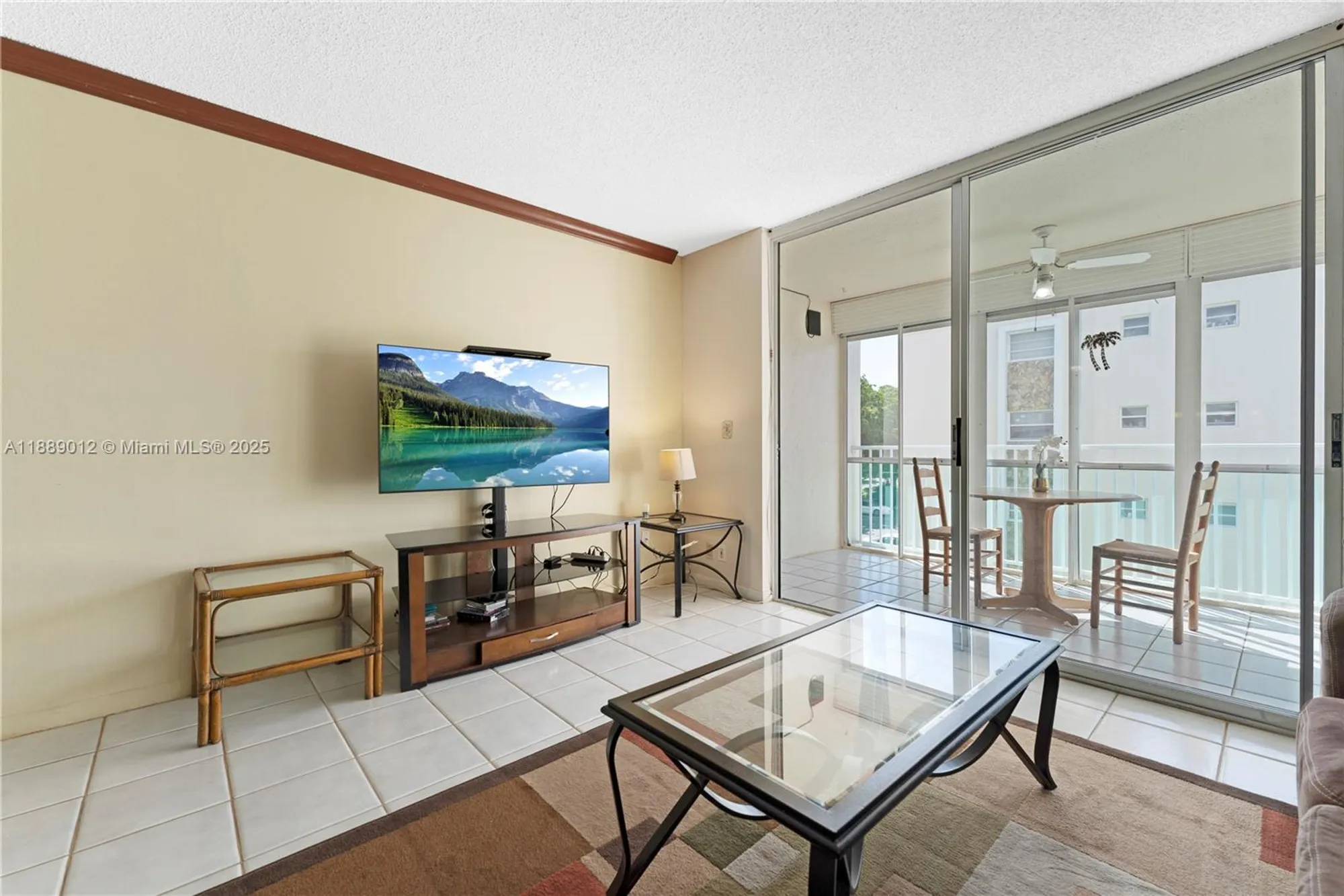 Property Slideshow image 15 of 35 | 206 se 10th st 303, Dania Beach, FL, 33004