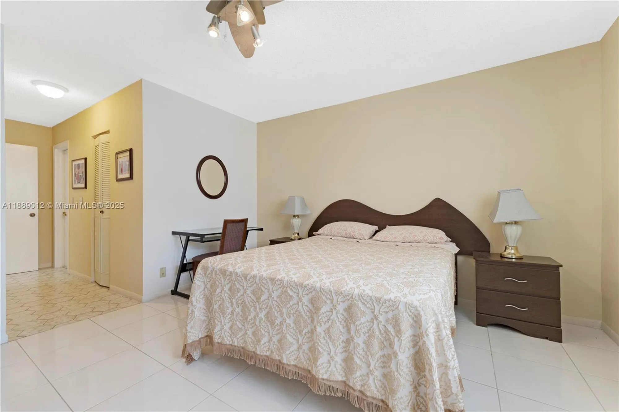 Property Slideshow image 19 of 35 | 206 se 10th st 303, Dania Beach, FL, 33004