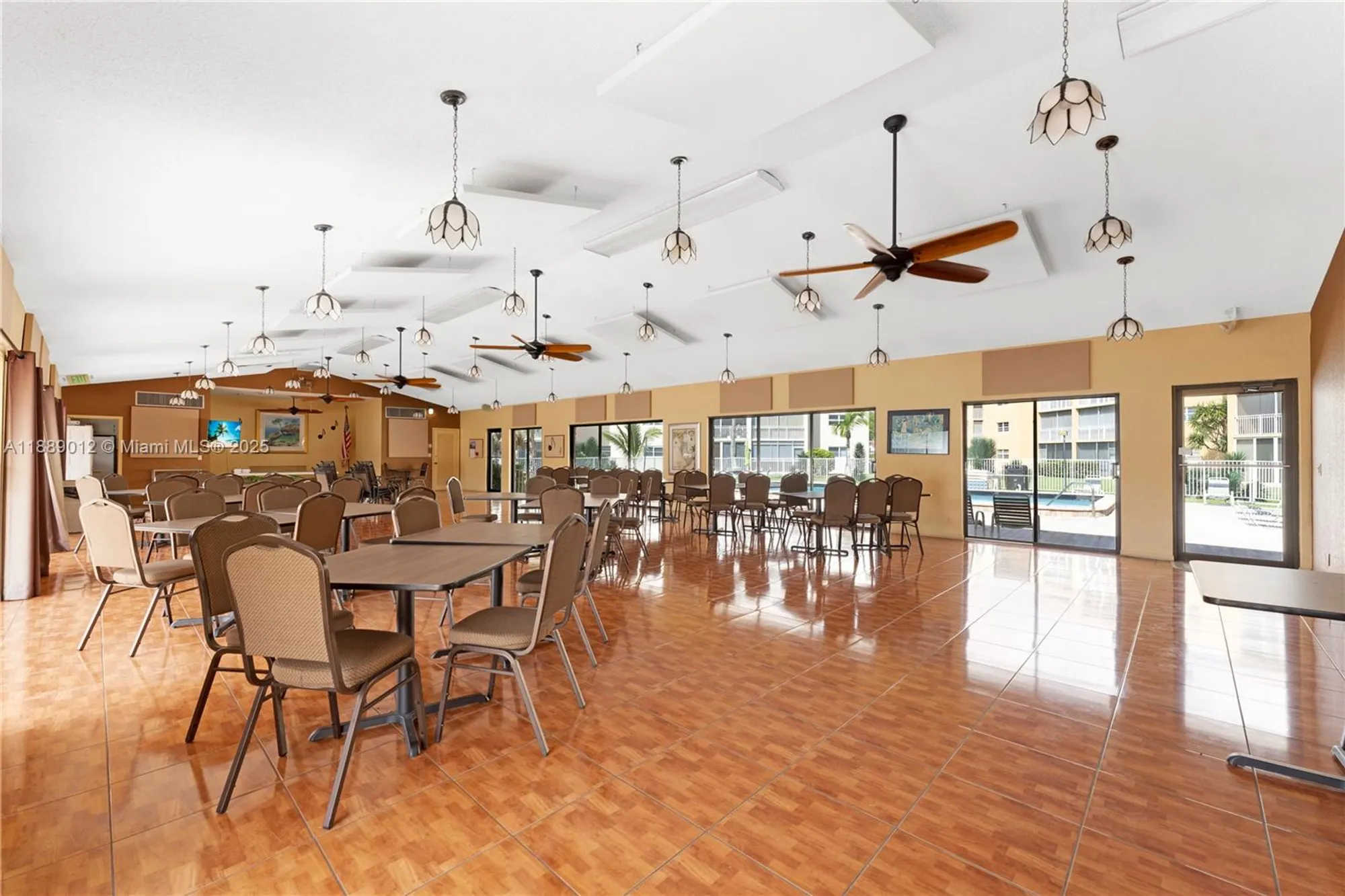 Property Slideshow image 29 of 35 | 206 se 10th st 303, Dania Beach, FL, 33004