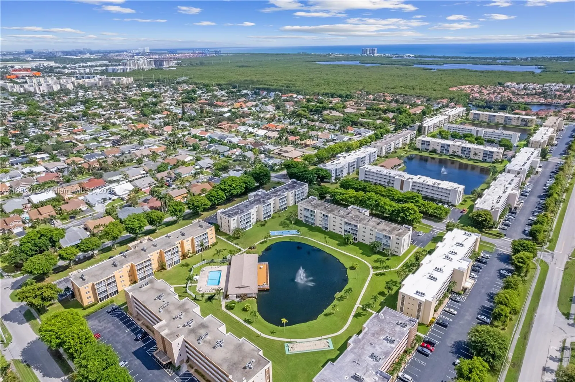 Property Slideshow image 34 of 35 | 206 se 10th st 303, Dania Beach, FL, 33004