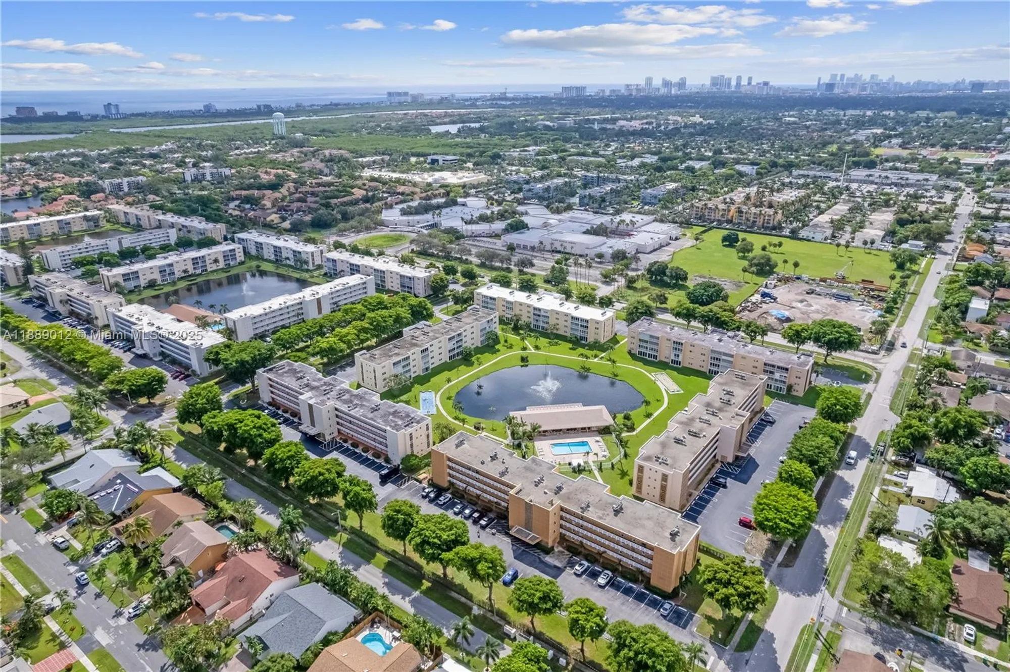 Property Slideshow image 35 of 35 | 206 se 10th st 303, Dania Beach, FL, 33004