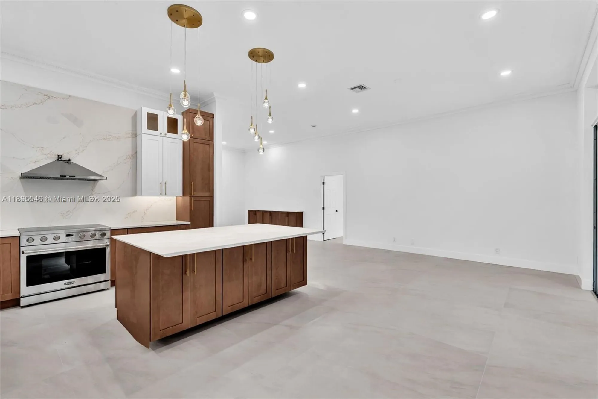 Property Slideshow image 15 of 36 | 13799 via nadina, Delray Beach, FL, 33446