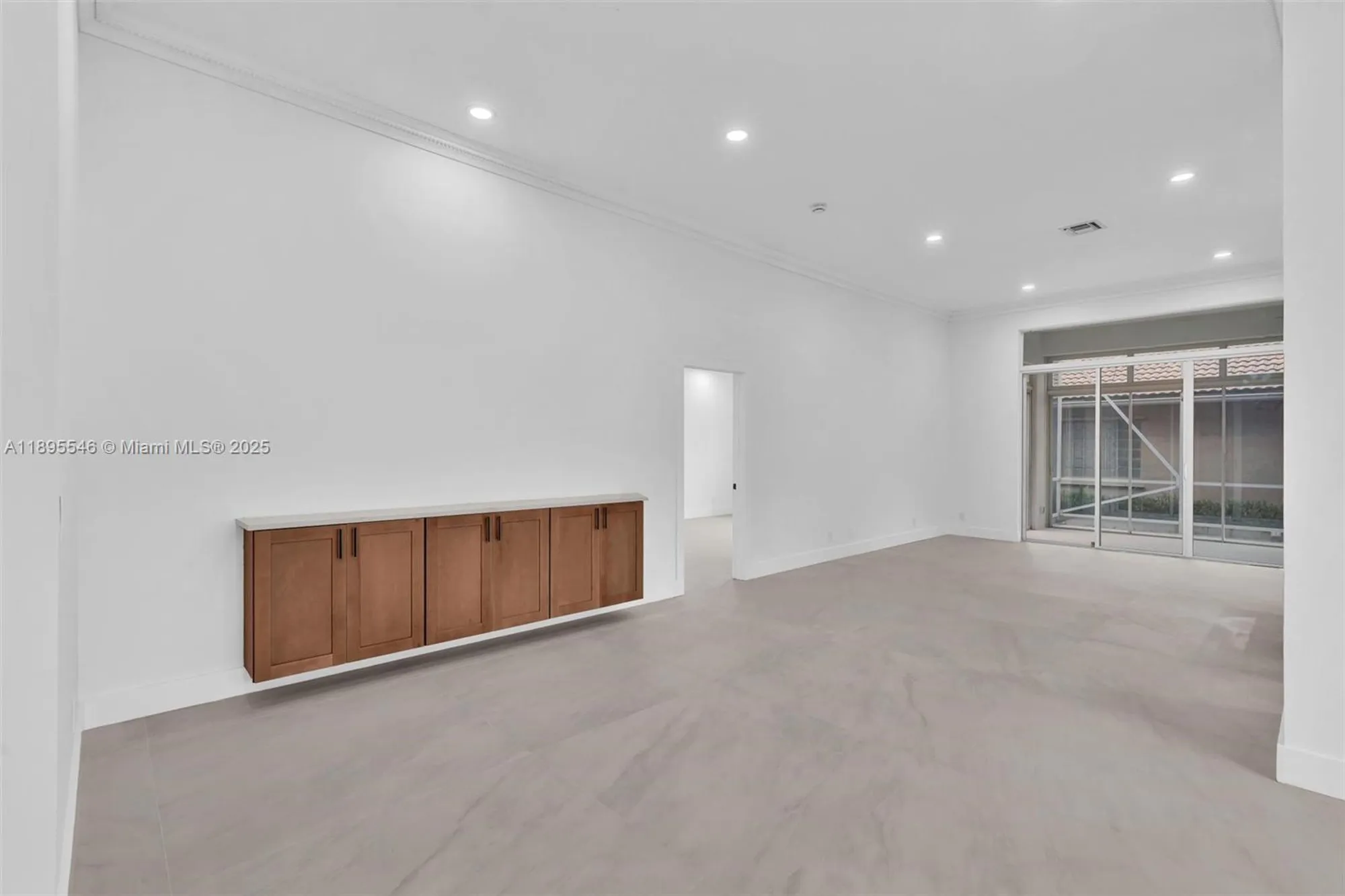Property Slideshow image 18 of 36 | 13799 via nadina, Delray Beach, FL, 33446