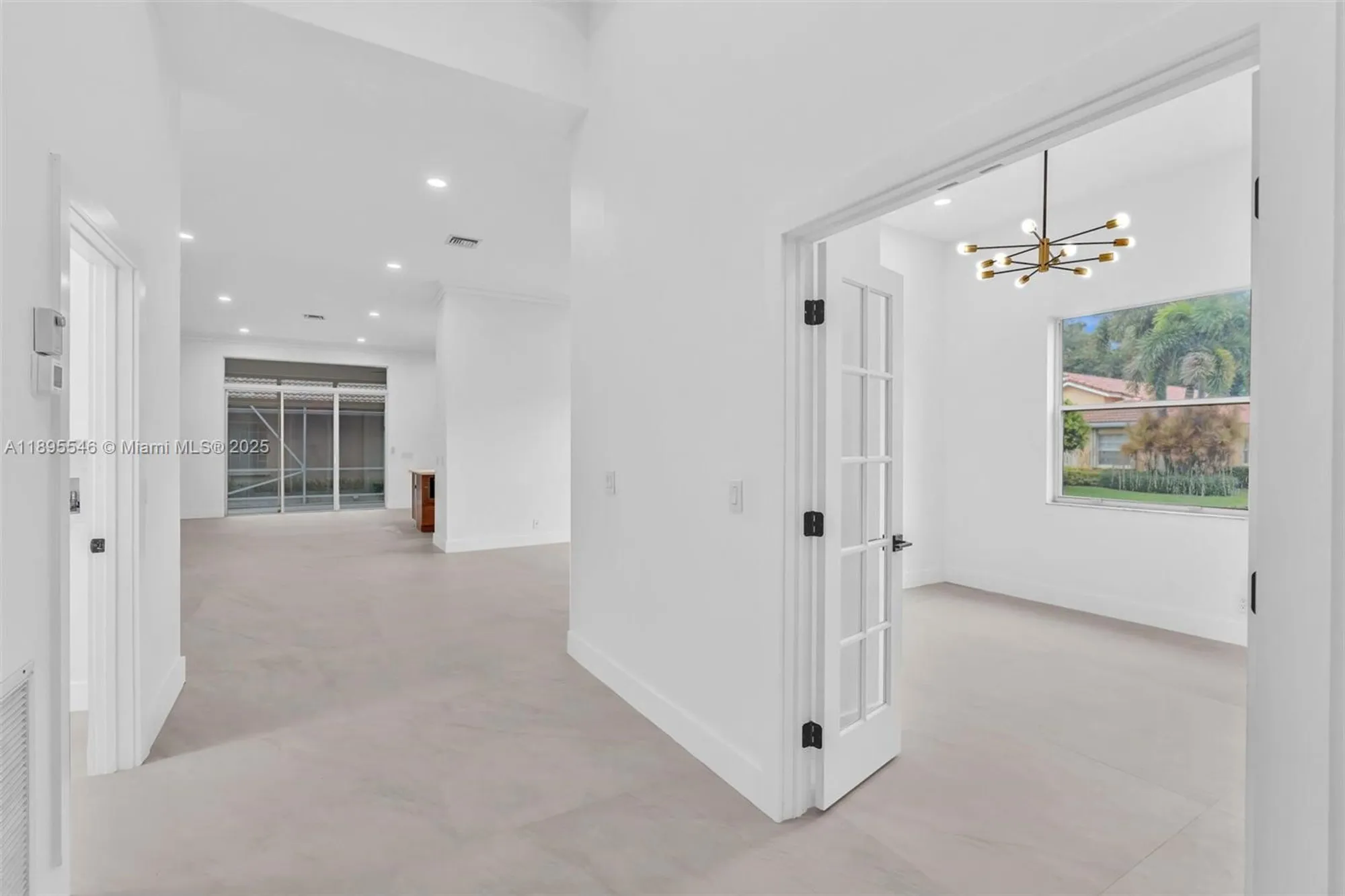 Property Slideshow image 10 of 36 | 13799 via nadina, Delray Beach, FL, 33446