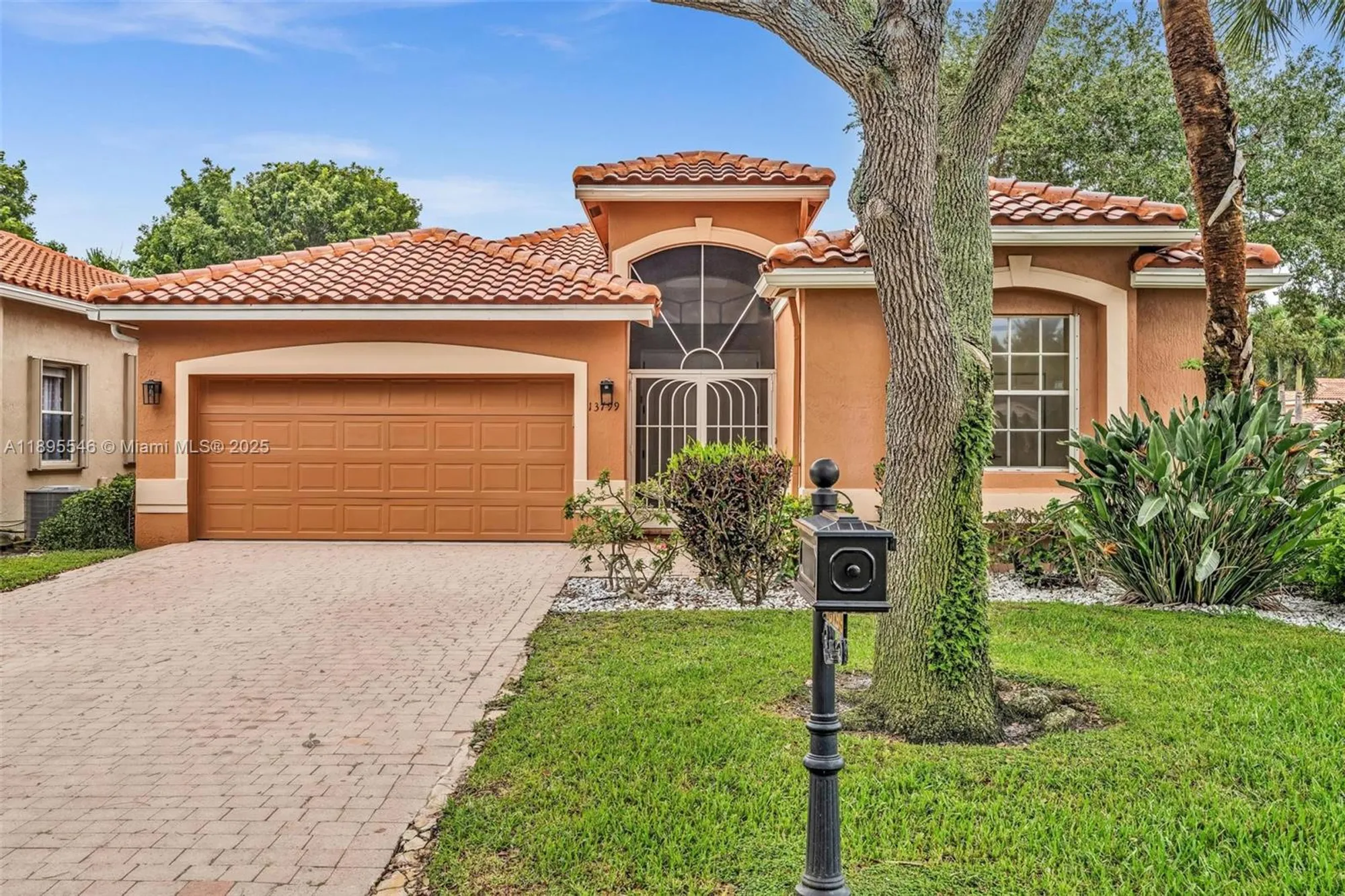 Property Slideshow image 2 of 36 | 13799 via nadina, Delray Beach, FL, 33446