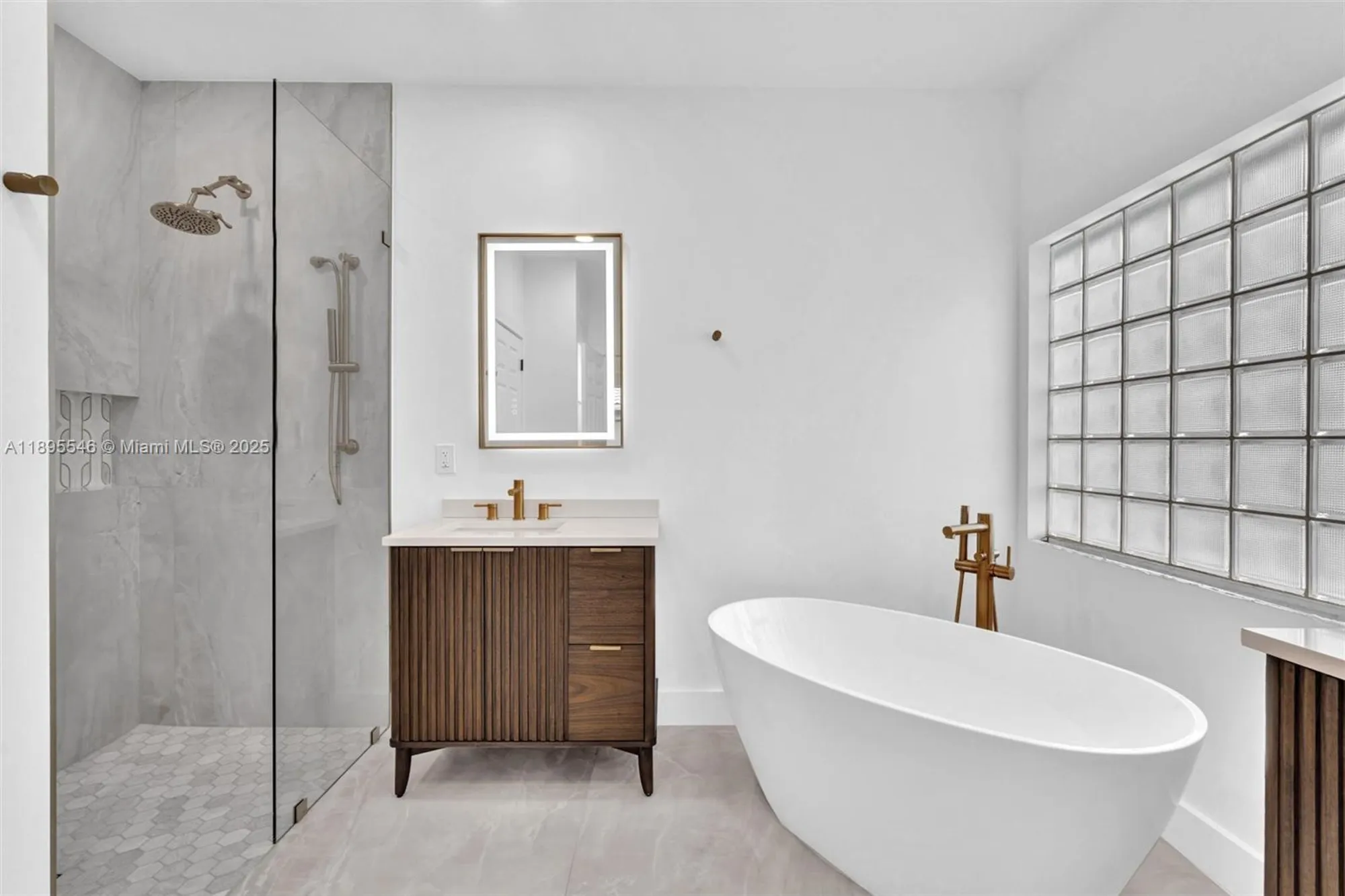 Property Slideshow image 31 of 36 | 13799 via nadina, Delray Beach, FL, 33446