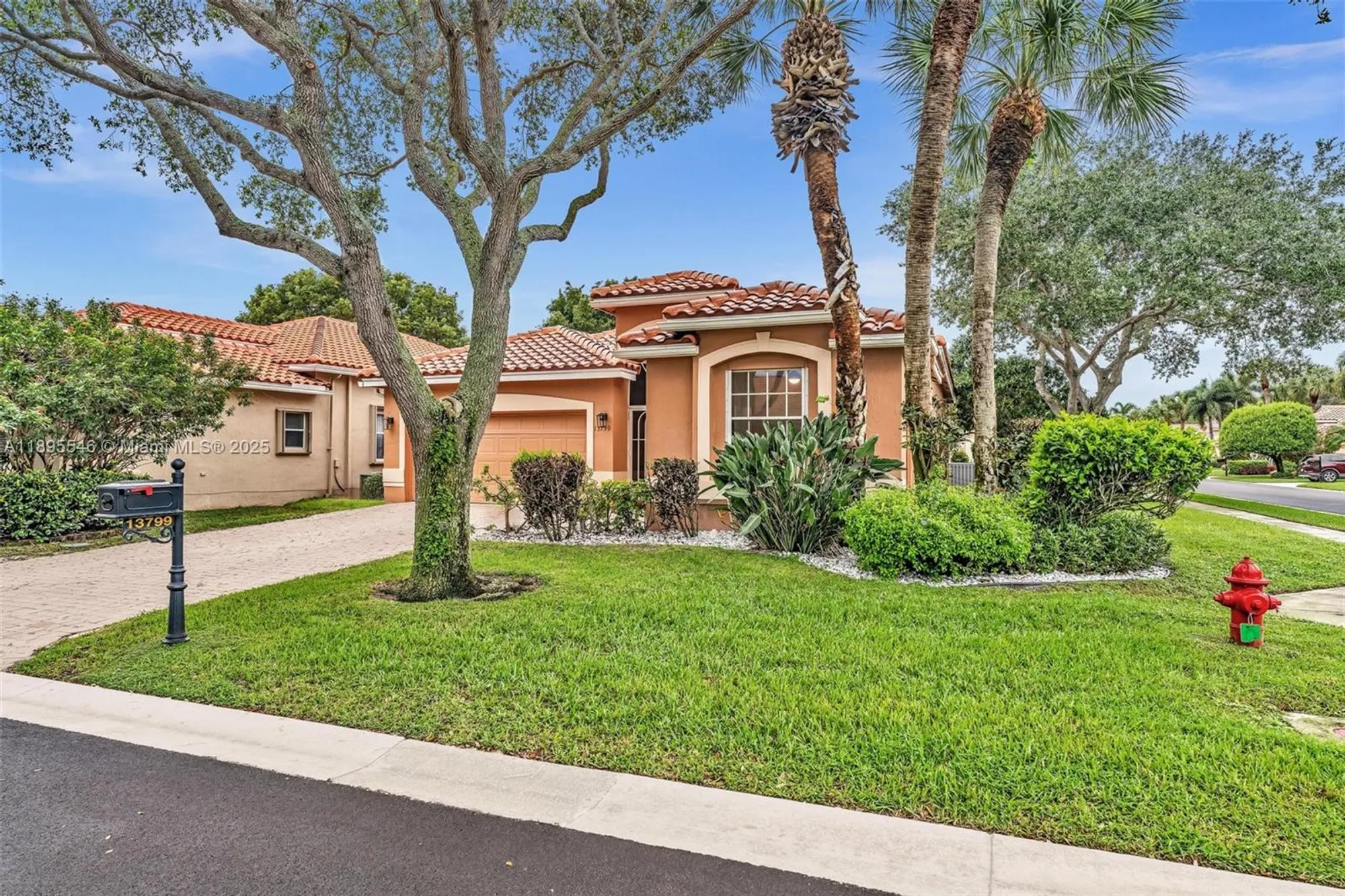 Property Slideshow image 4 of 36 | 13799 via nadina, Delray Beach, FL, 33446