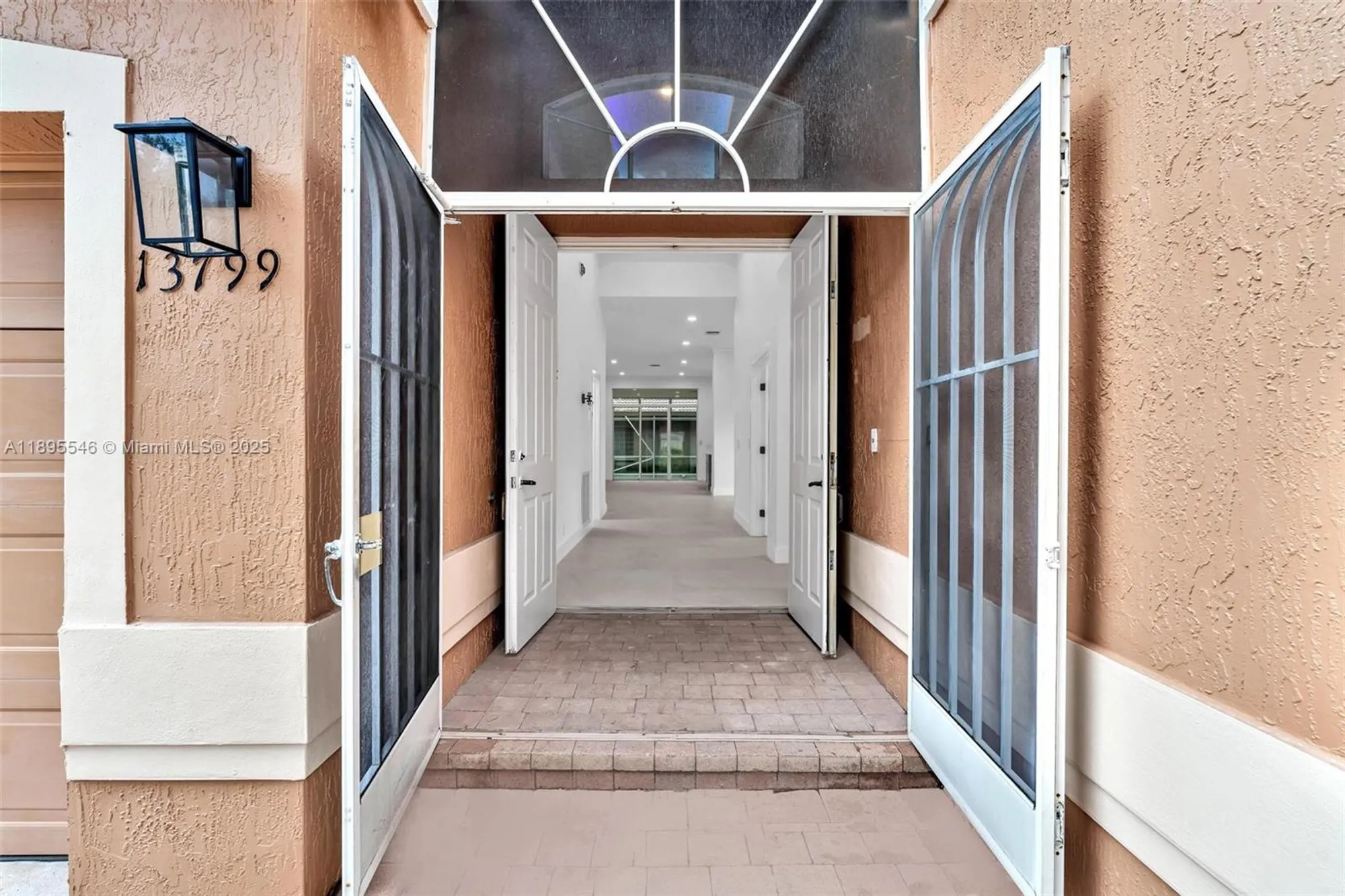 Property Slideshow image 6 of 36 | 13799 via nadina, Delray Beach, FL, 33446