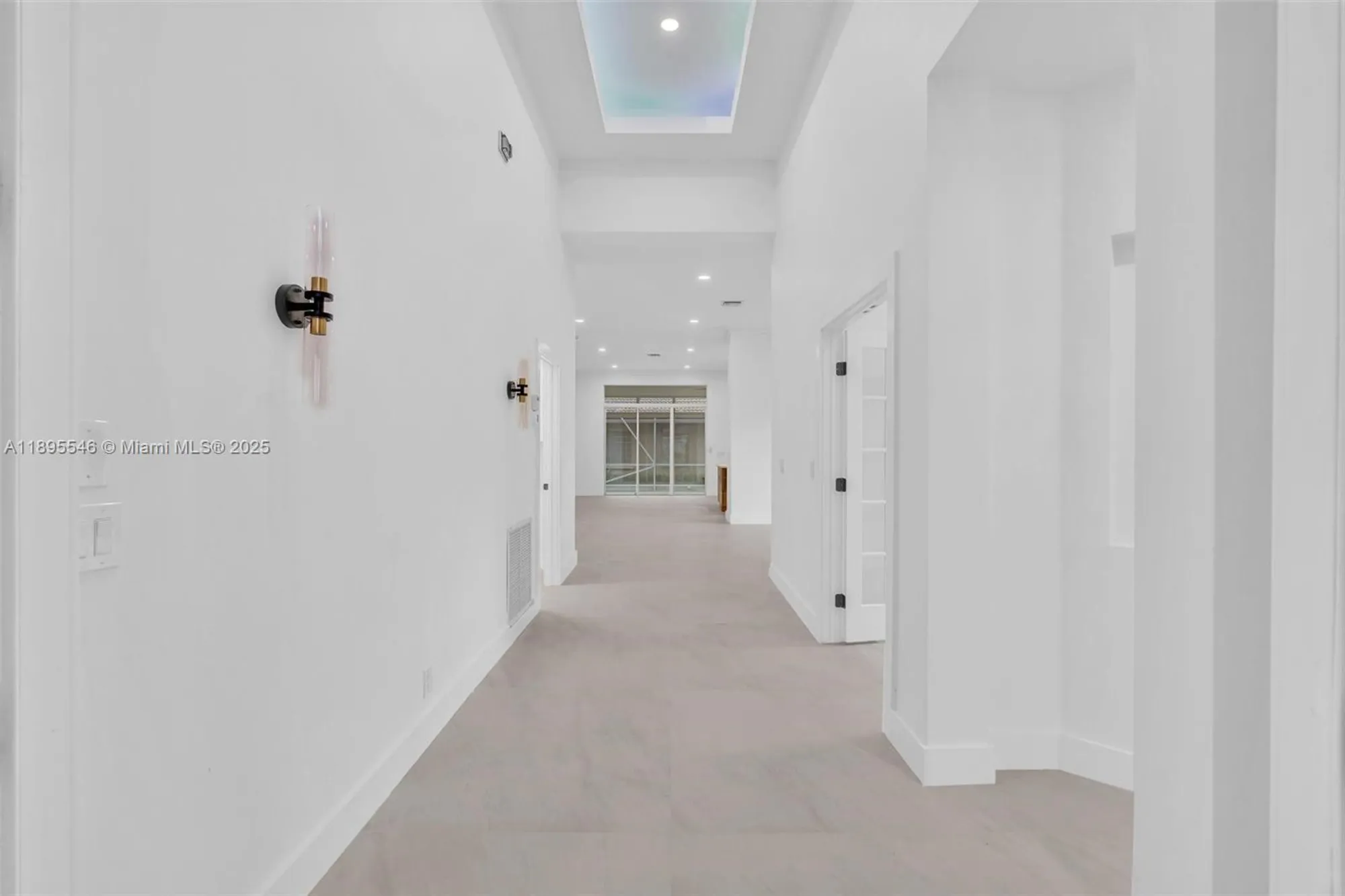 Property Slideshow image 9 of 36 | 13799 via nadina, Delray Beach, FL, 33446