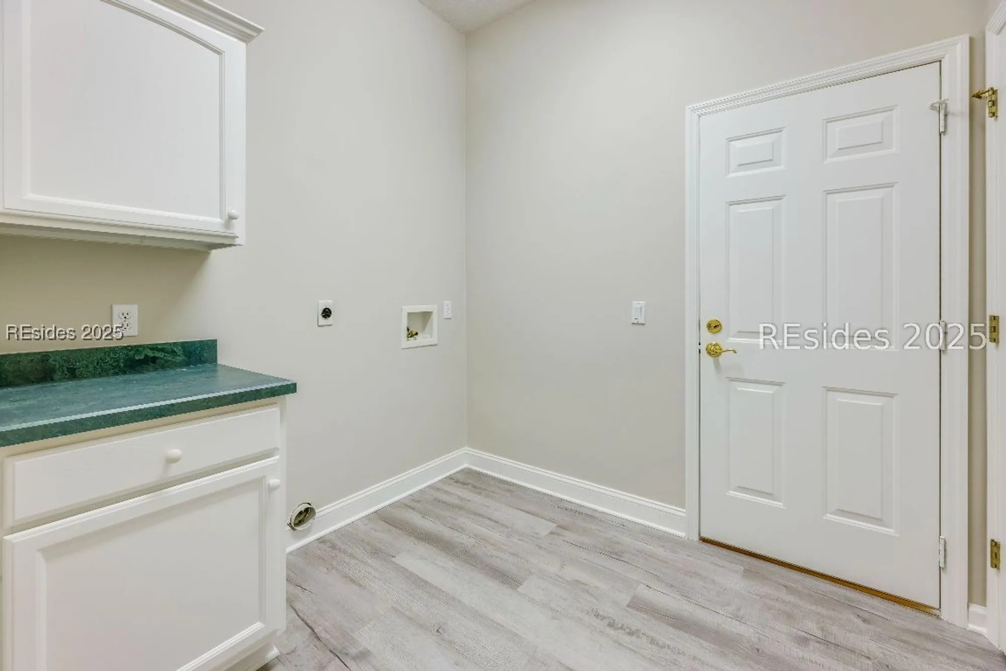 Property Slideshow image 15 of 27 | 567 colonial dr, Hilton Head Island, SC, 29926