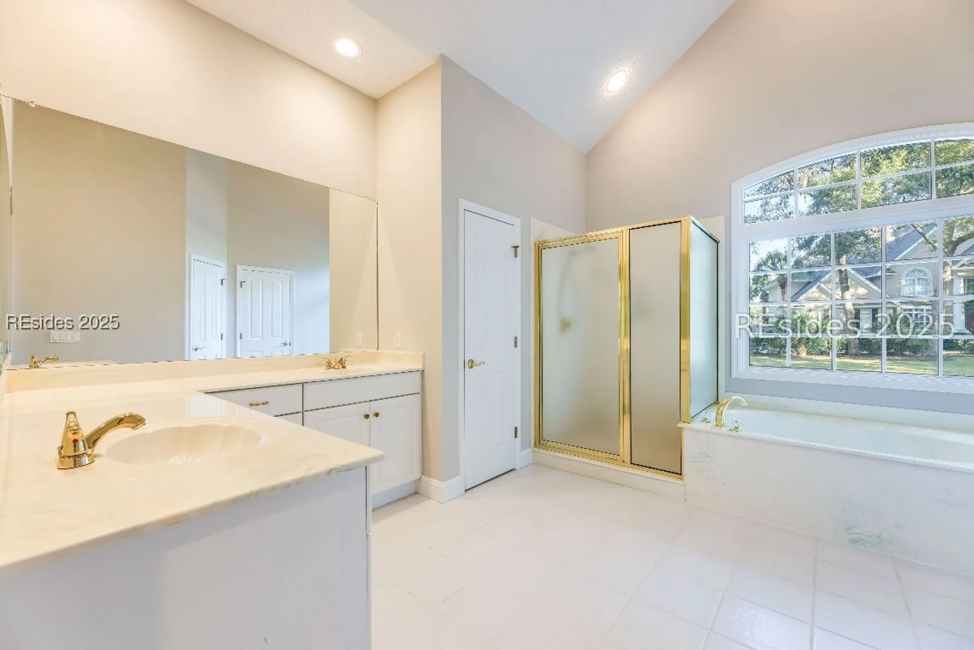 Property Slideshow image 20 of 27 | 567 colonial dr, Hilton Head Island, SC, 29926