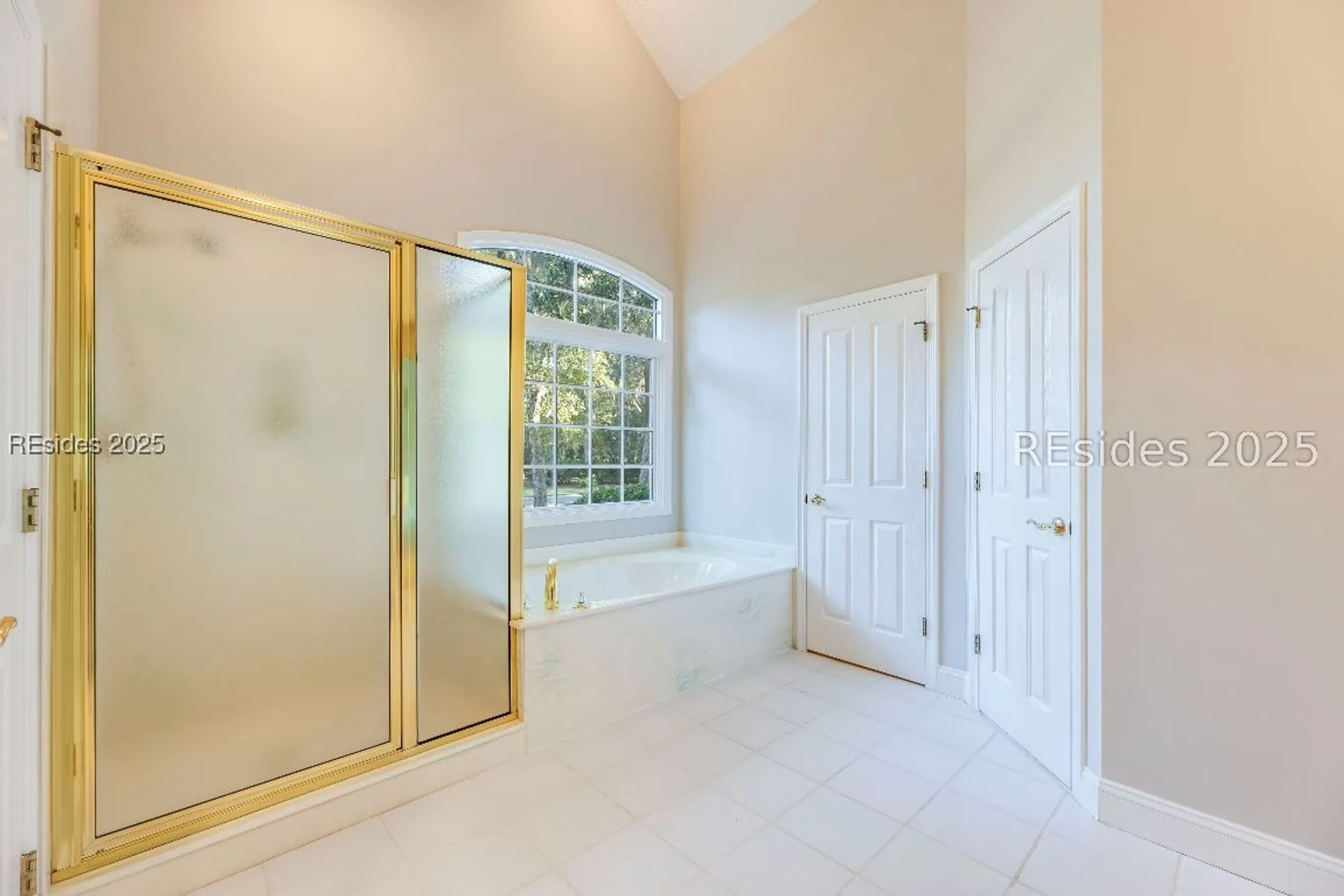 Property Slideshow image 21 of 27 | 567 colonial dr, Hilton Head Island, SC, 29926