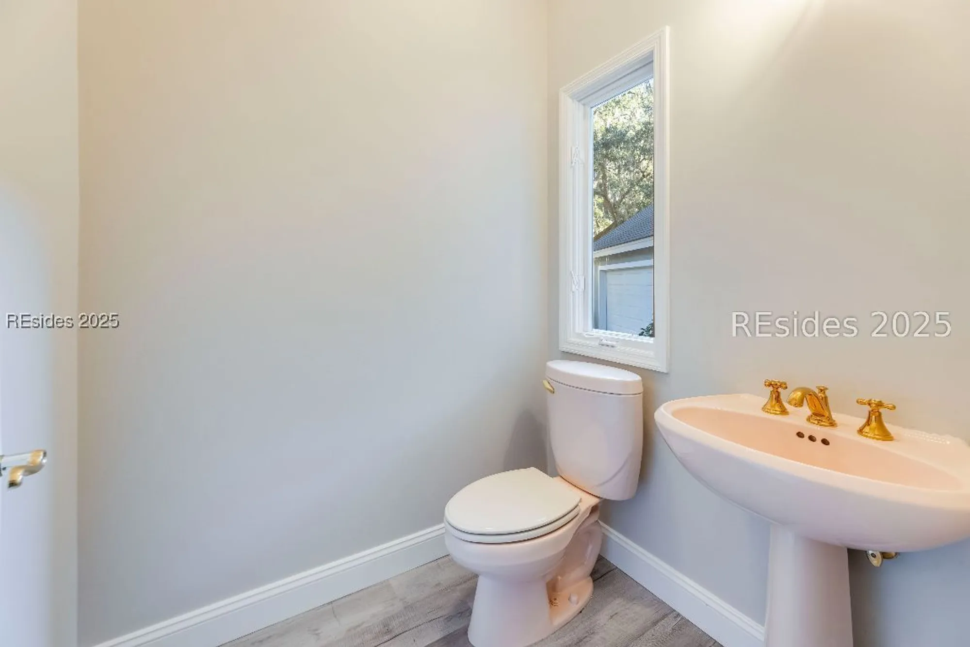 Property Slideshow image 6 of 27 | 567 colonial dr, Hilton Head Island, SC, 29926