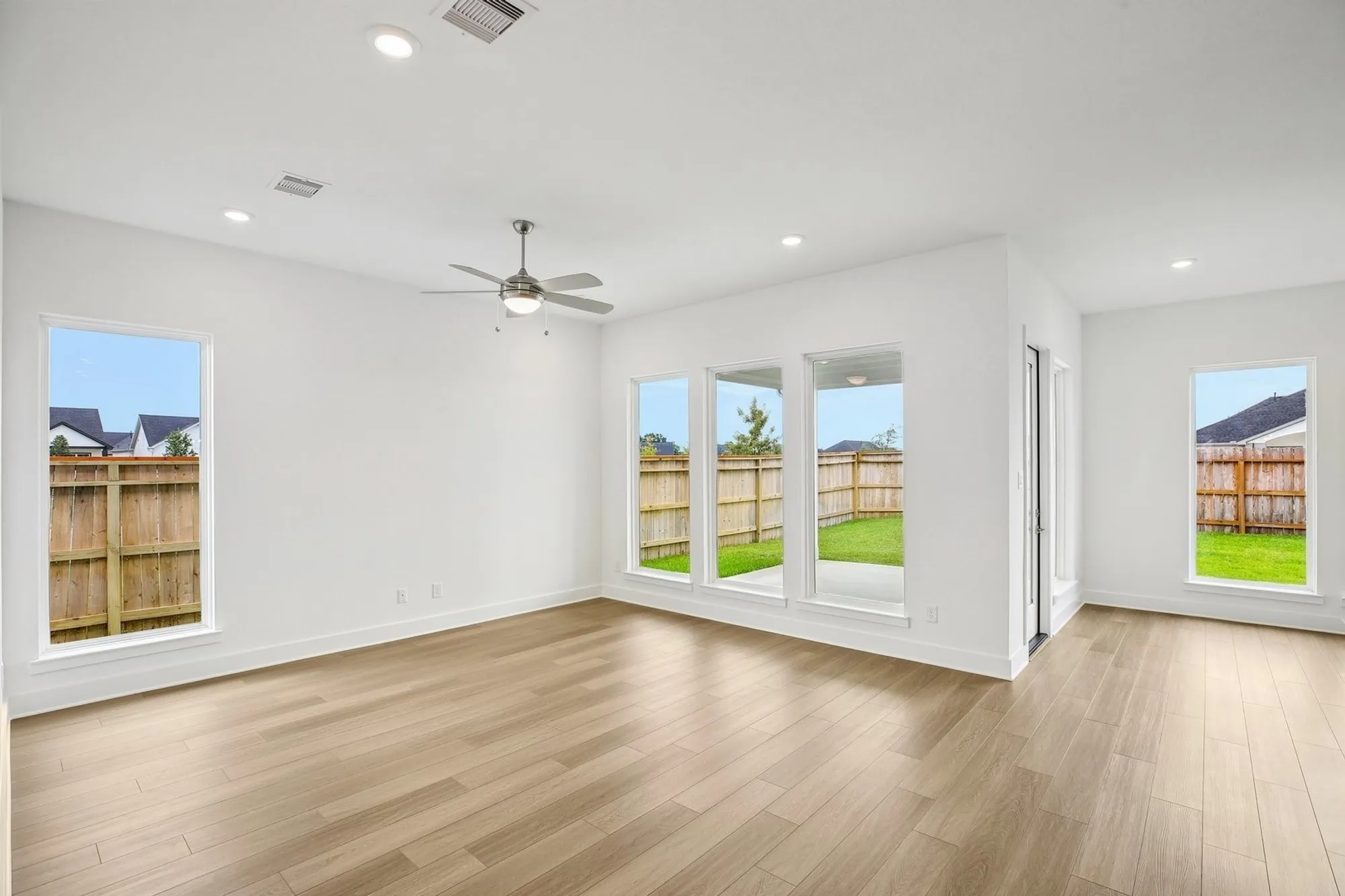 Property Slideshow image 10 of 19 | 23518 steely thicket trl, Tomball, TX, 77375