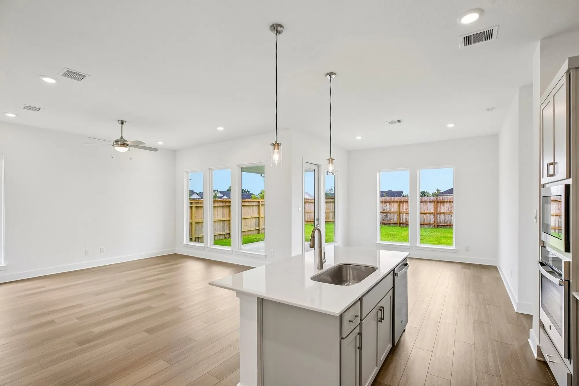 Property Slideshow image 8 of 19 | 23518 steely thicket trl, Tomball, TX, 77375