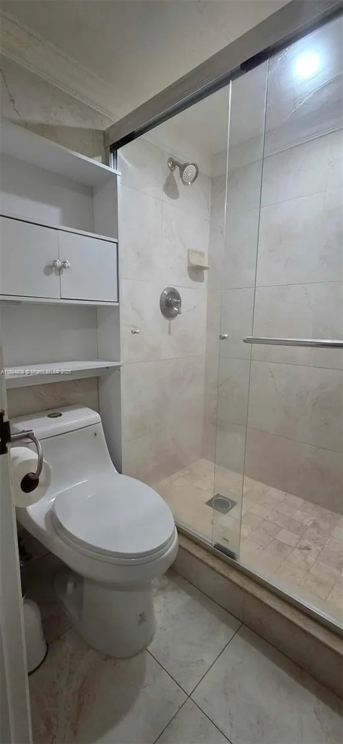 Property Slideshow image 18 of 36 | 8050 w mcnab rd 212, Tamarac, FL, 33321