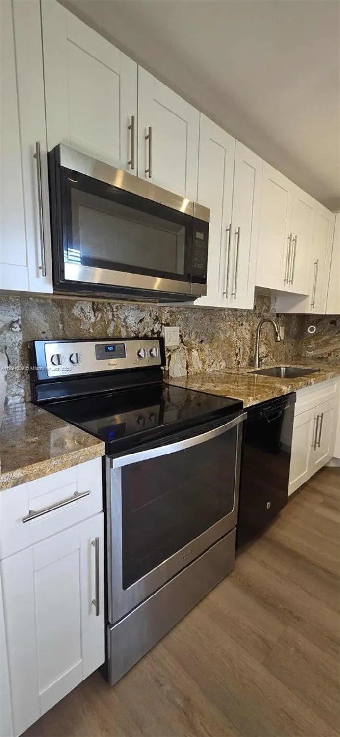 Property Slideshow image 10 of 36 | 8050 w mcnab rd 212, Tamarac, FL, 33321