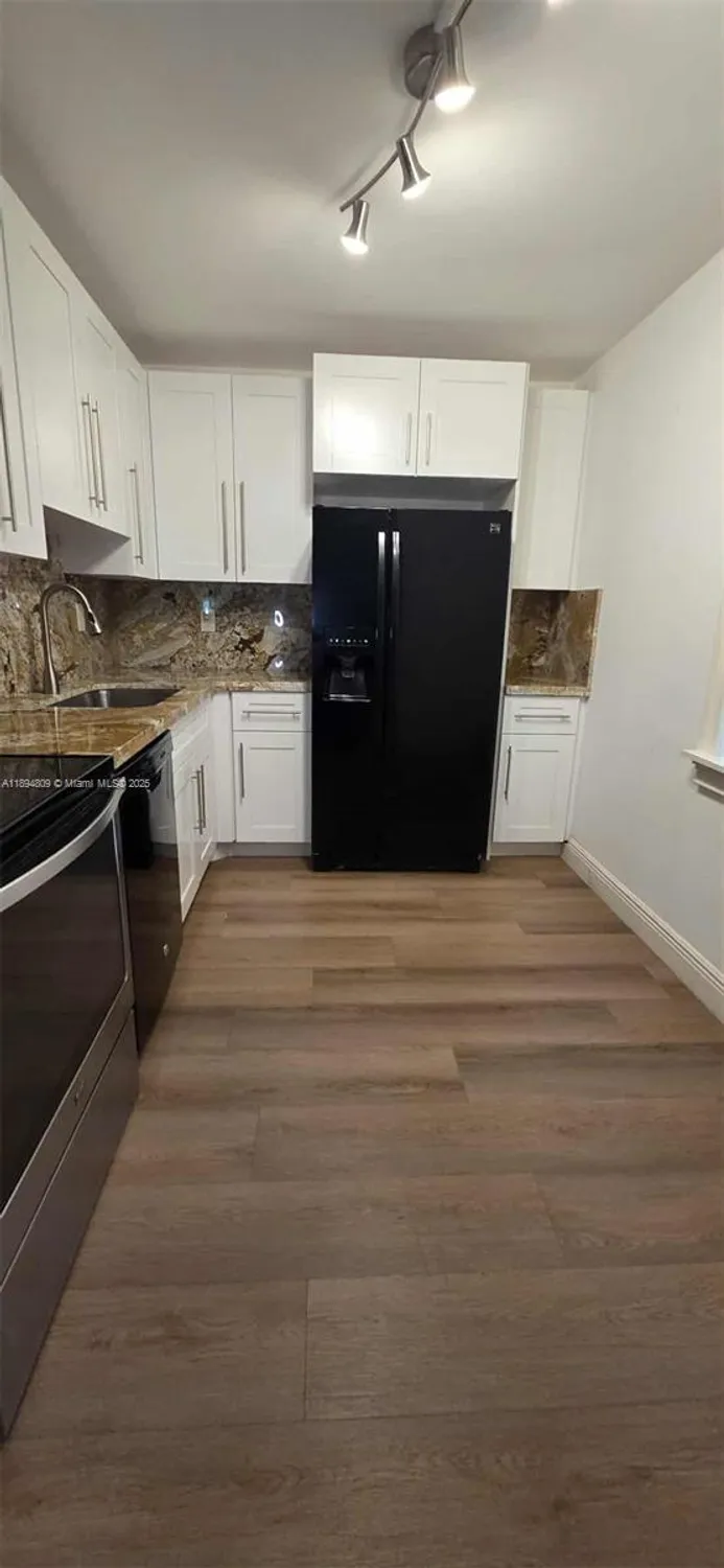 Property Slideshow image 11 of 36 | 8050 w mcnab rd 212, Tamarac, FL, 33321