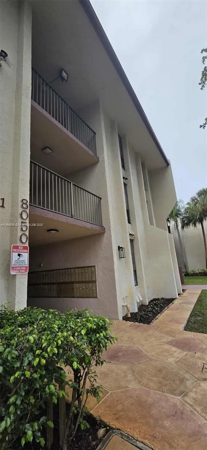 Property Slideshow image 32 of 36 | 8050 w mcnab rd 212, Tamarac, FL, 33321