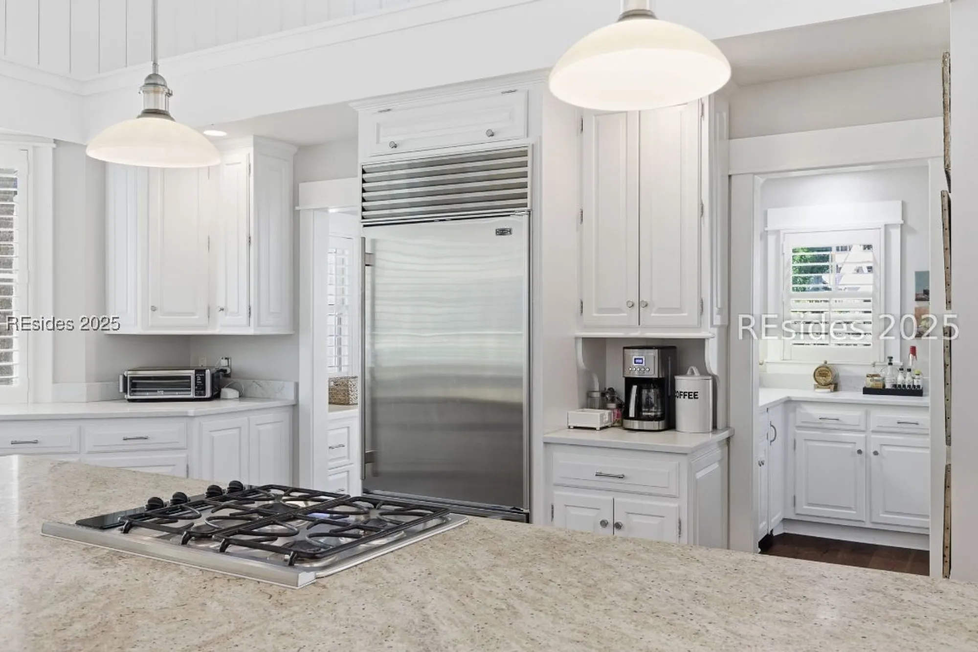 Property Slideshow image 13 of 85 | 664 colonial dr, Hilton Head Island, SC, 29926