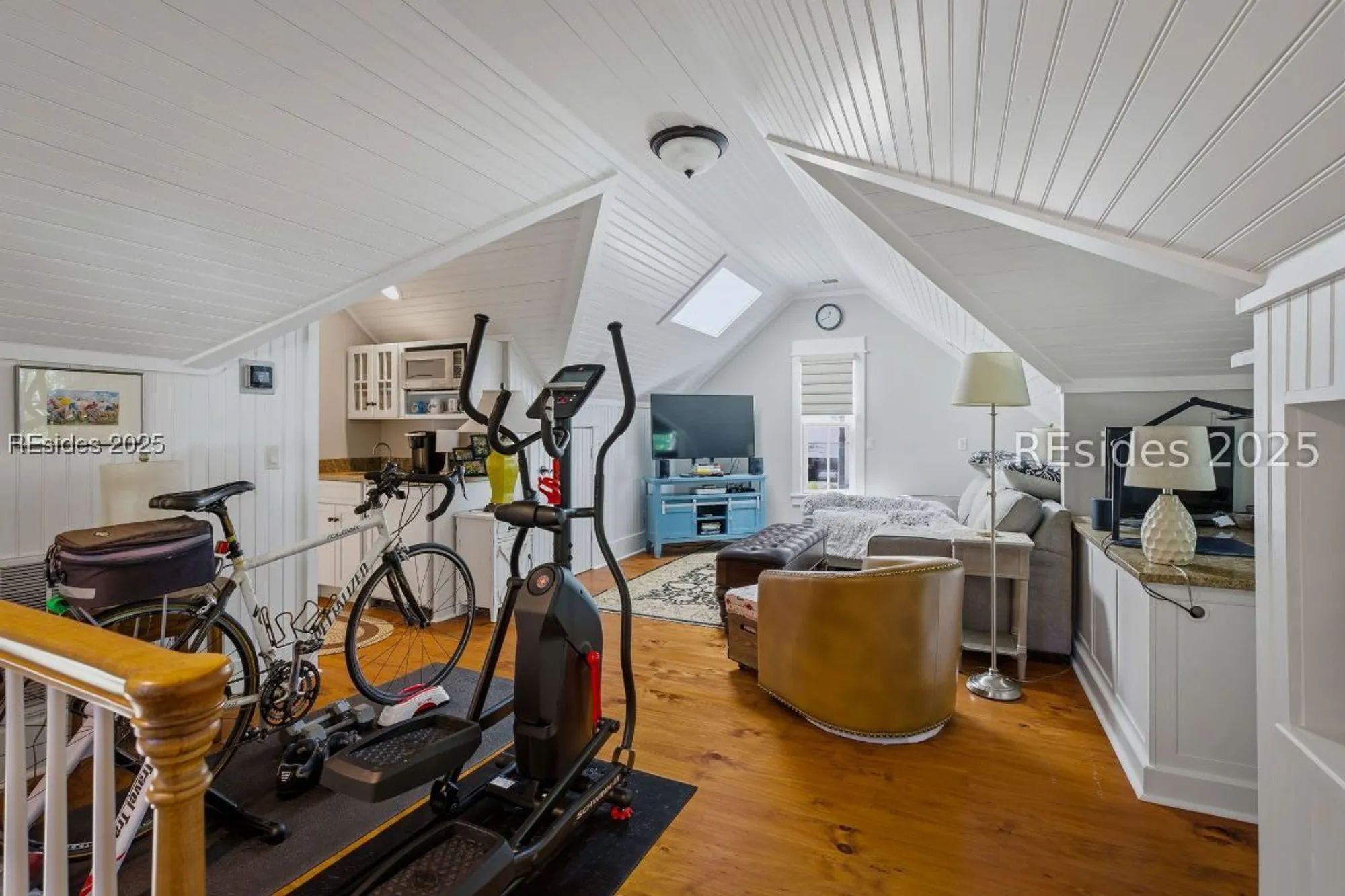 Property Slideshow image 20 of 85 | 664 colonial dr, Hilton Head Island, SC, 29926