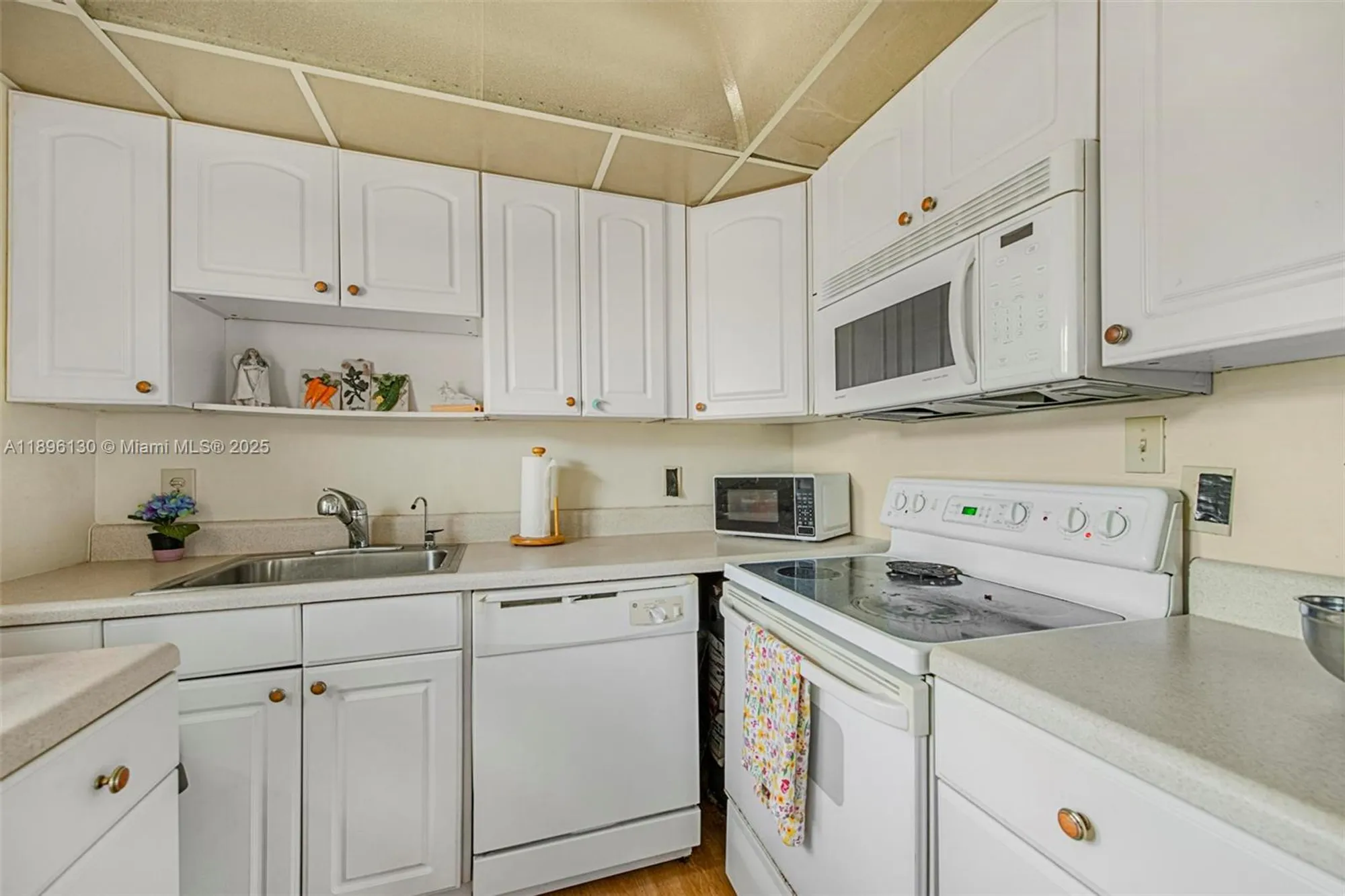 Property Slideshow image 12 of 25 | 712 monaco o # 712, Delray Beach, FL, 33446