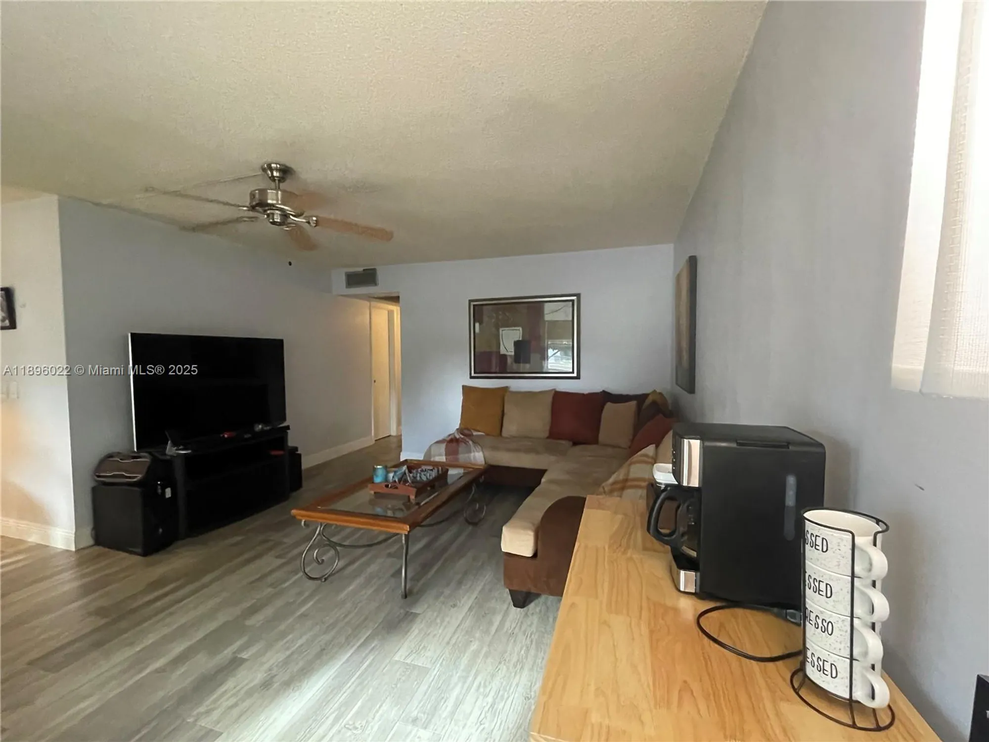 Property Slideshow image 6 of 15 | 279 markham m m, Deerfield Beach, FL, 33442