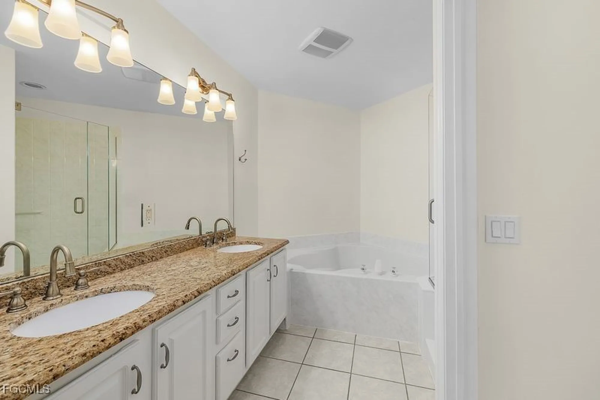 Property Slideshow image 13 of 31 | 14521 grande cay cir 2908, Fort Myers, FL, 33908
