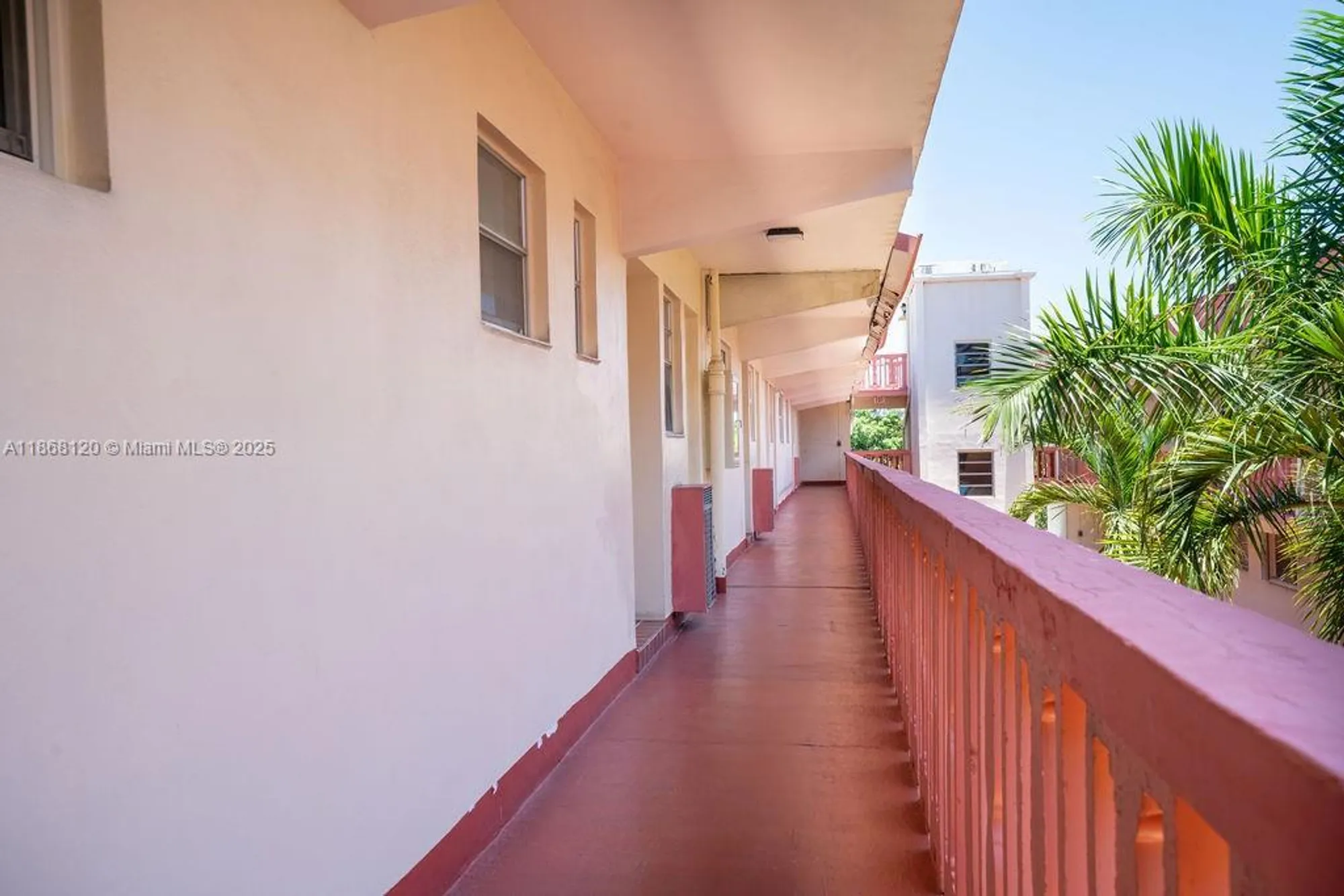 Property Slideshow image 18 of 25 | 215 se 3rd ave 401d, Hallandale Beach, FL, 33009