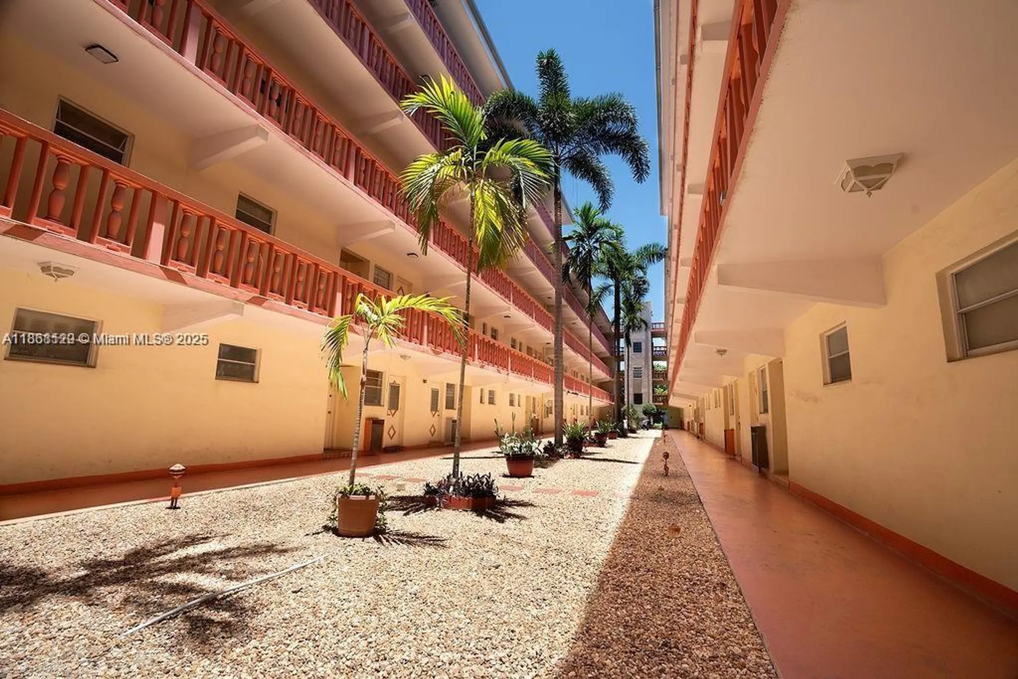 Property Slideshow image 20 of 25 | 215 se 3rd ave 401d, Hallandale Beach, FL, 33009