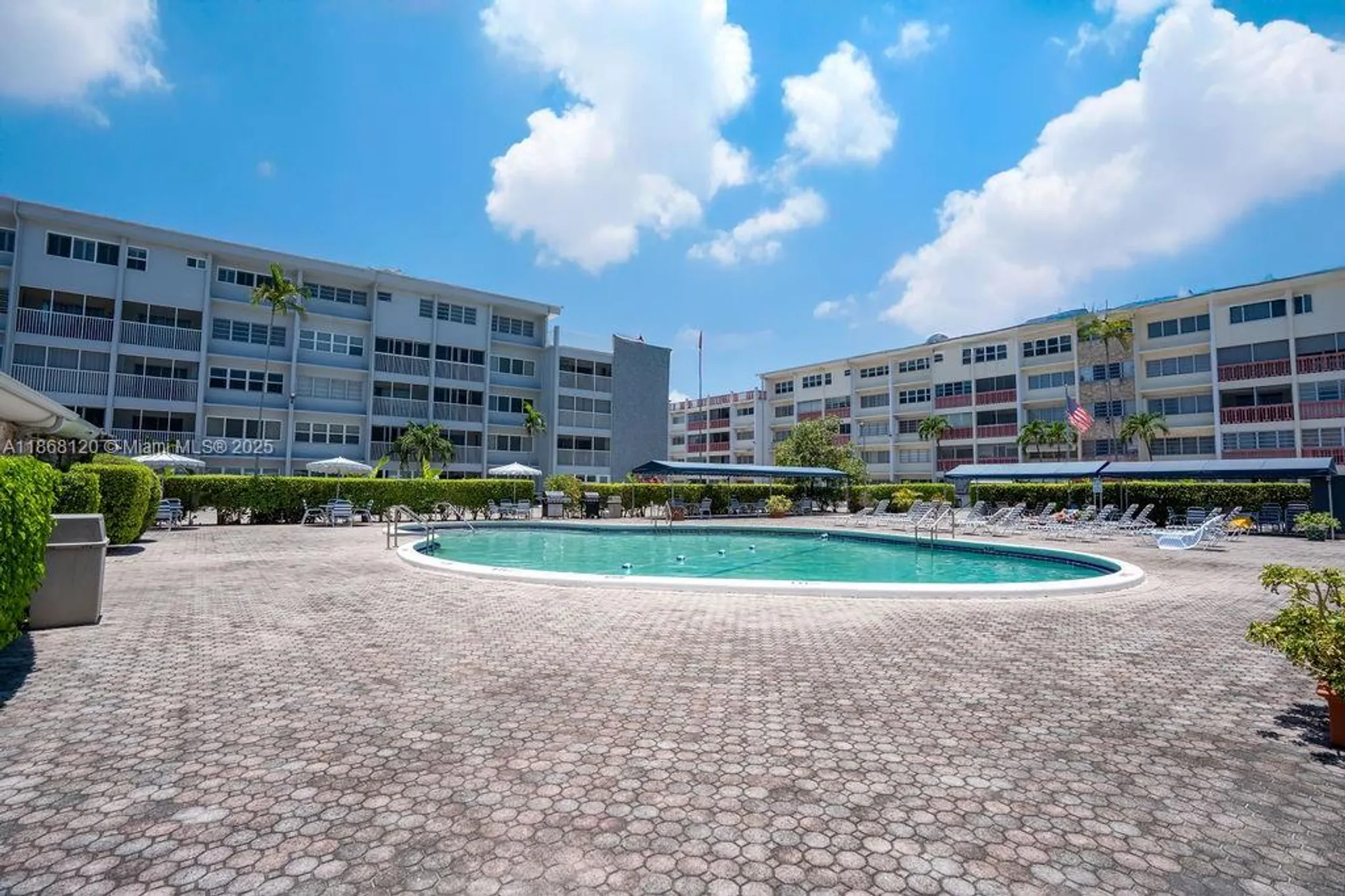 Property Slideshow image 21 of 25 | 215 se 3rd ave 401d, Hallandale Beach, FL, 33009