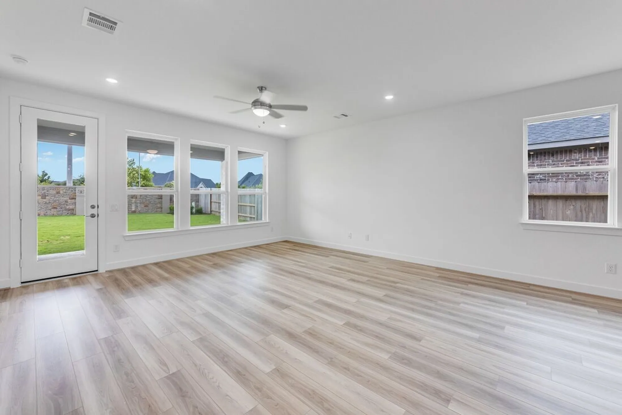 Property Slideshow image 5 of 32 | 4638 rustic grove ln, Fulshear, TX, 77441