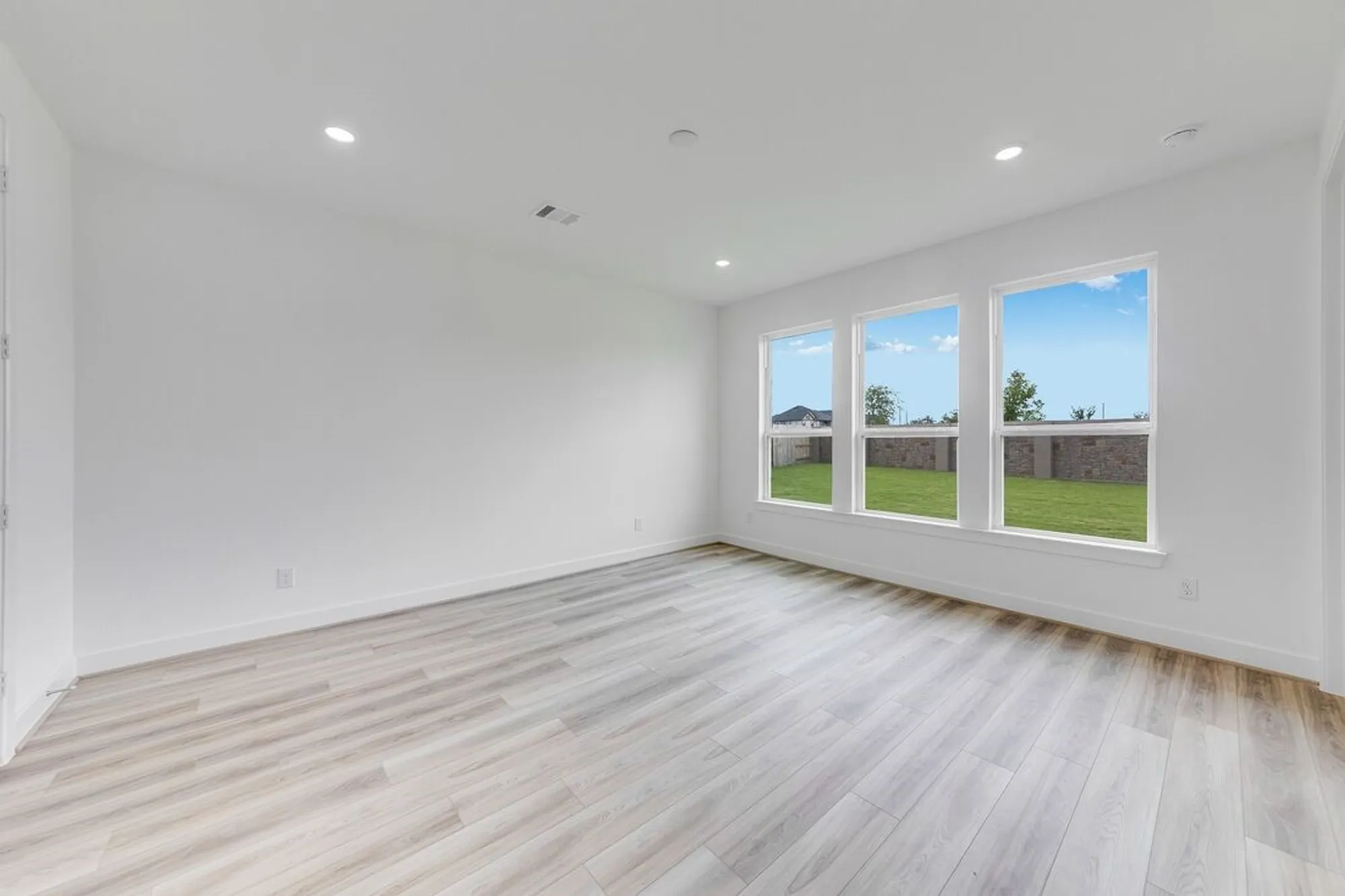 Property Slideshow image 8 of 32 | 4638 rustic grove ln, Fulshear, TX, 77441