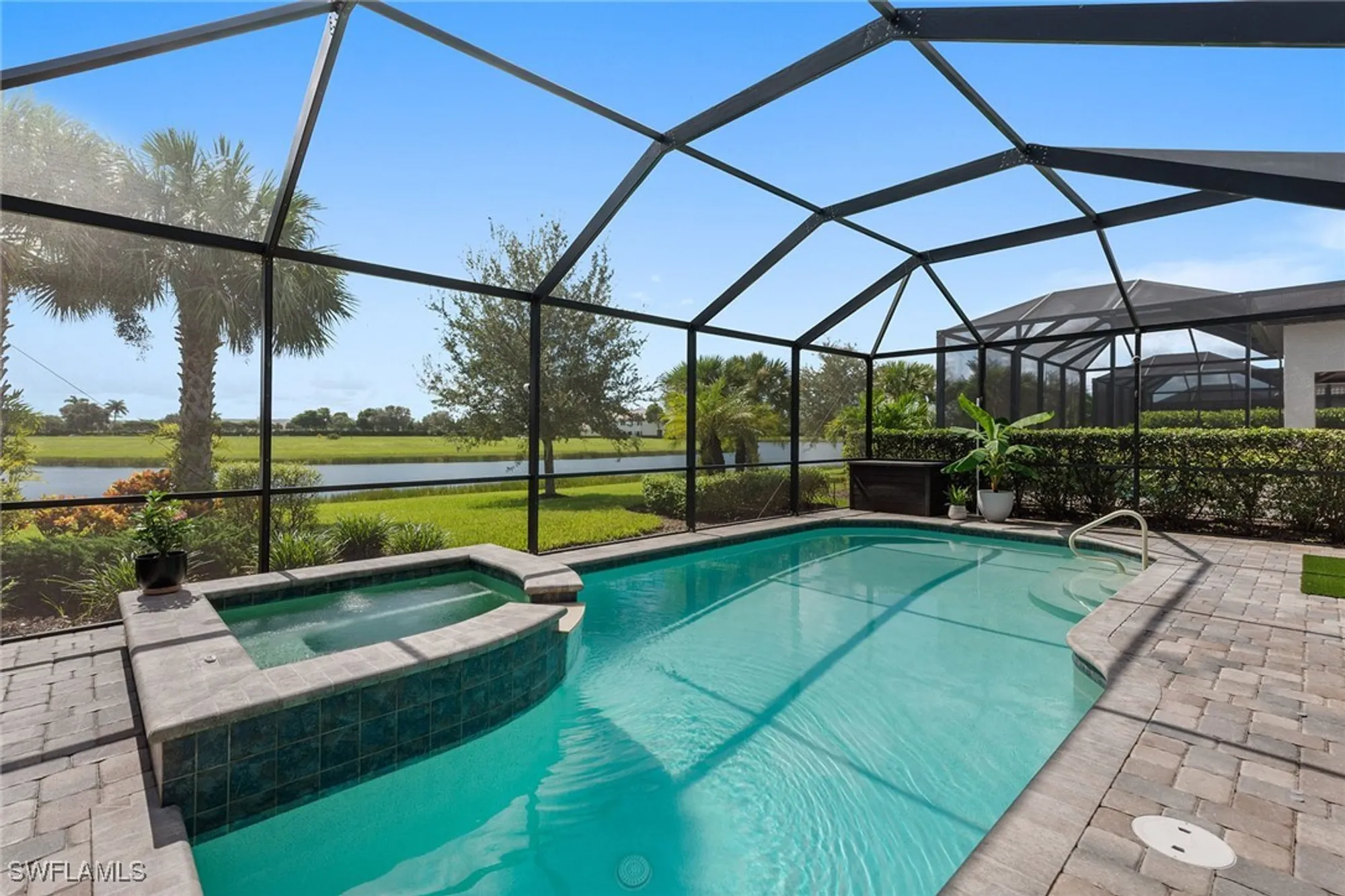 Property Slideshow image 27 of 50 | 2768 amaranda ct, Naples, FL, 34114