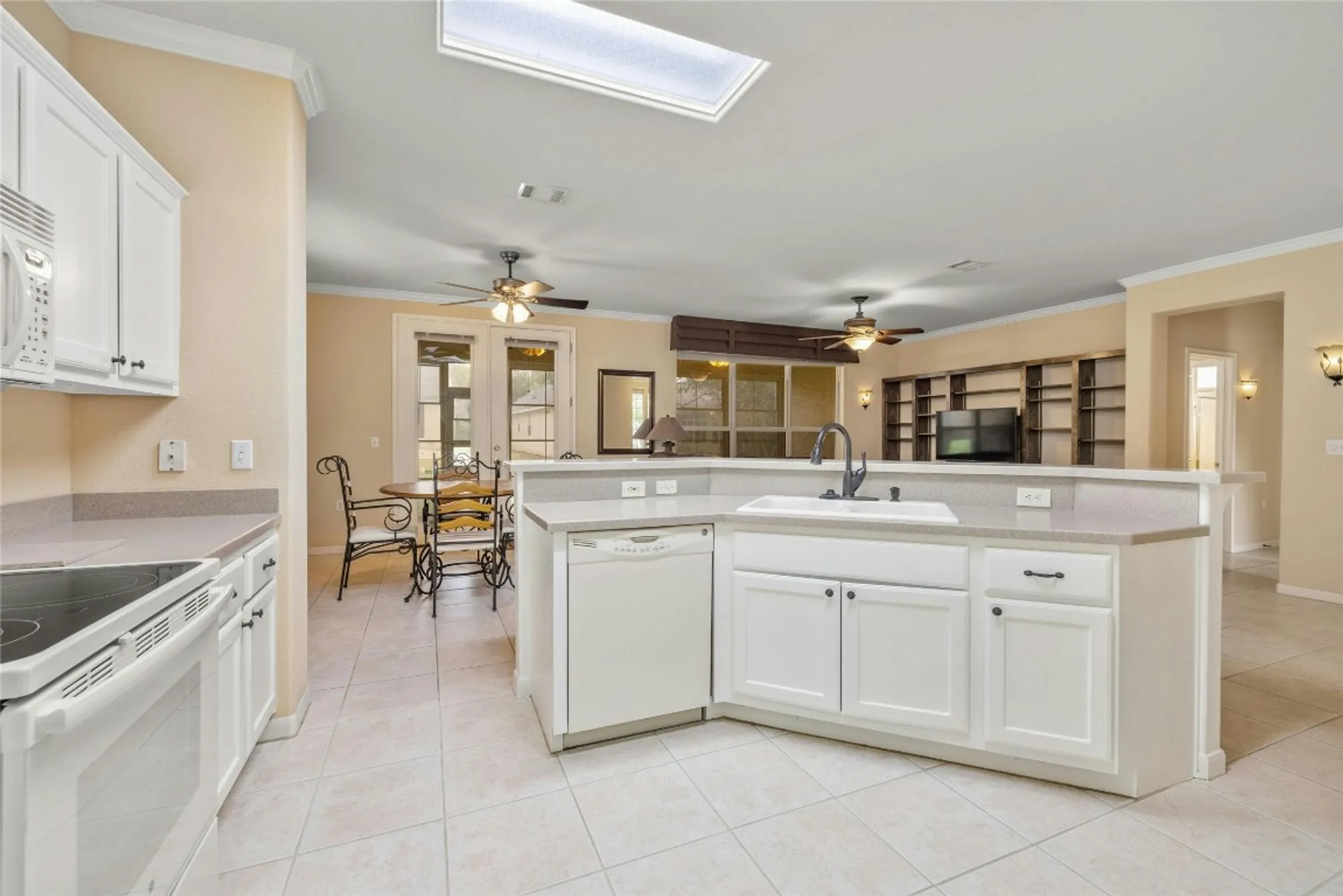 Property Slideshow image 13 of 29 | 155 dan moody trl, Georgetown, TX, 78633